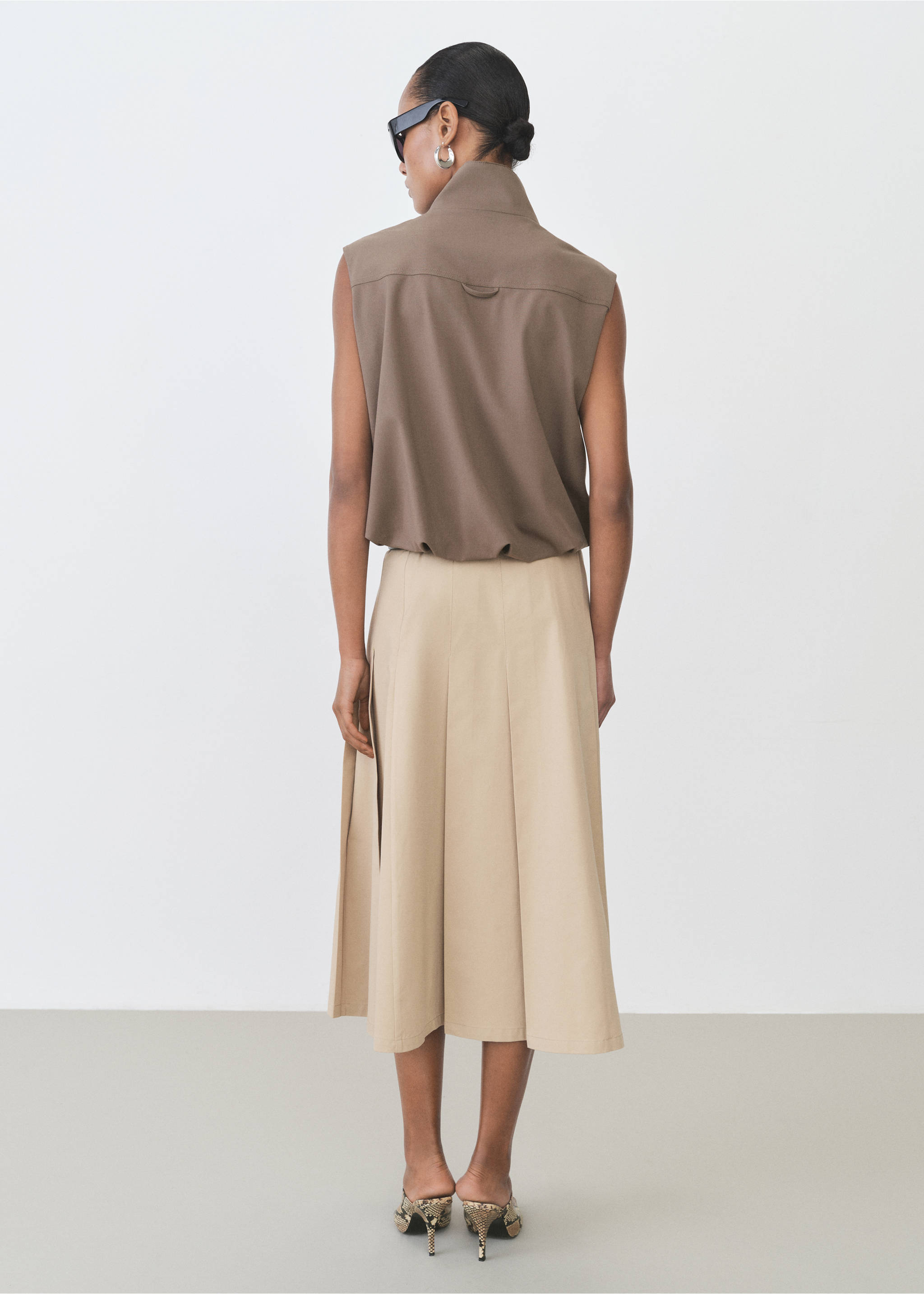 Falda evasé detalle pinzas - Reverso del artículo, Marrón medio. Ref: 87096362-00.