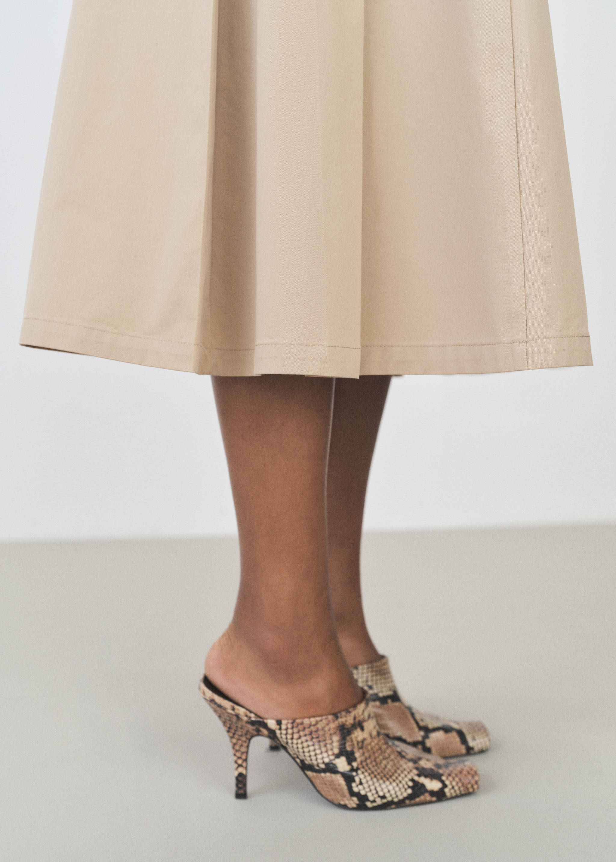 Falda evasé detalle pinzas - Detalle del artículo 6