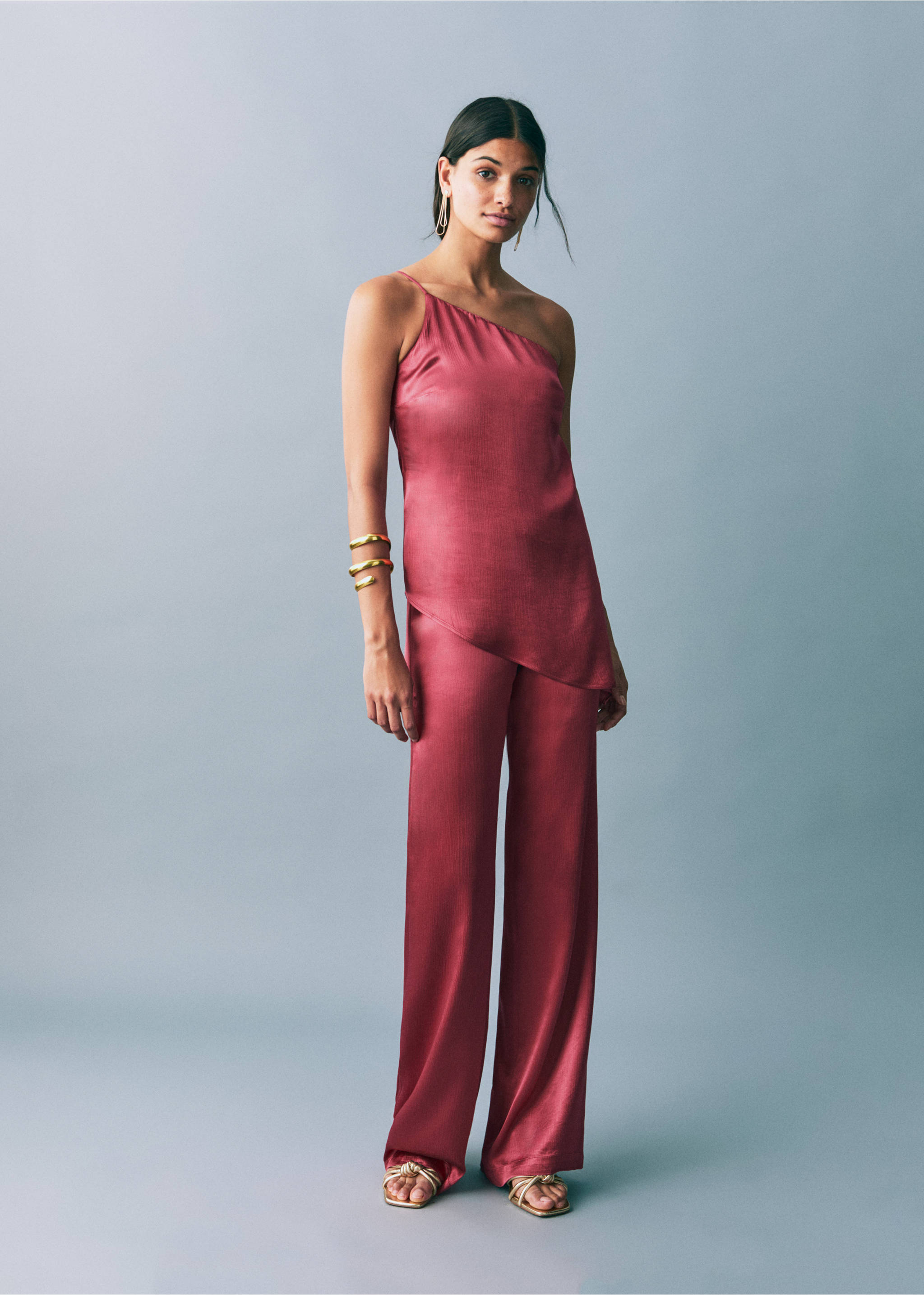 Asymmetrical satin top - General plane, Strawberry. Ref: 87096364-00.