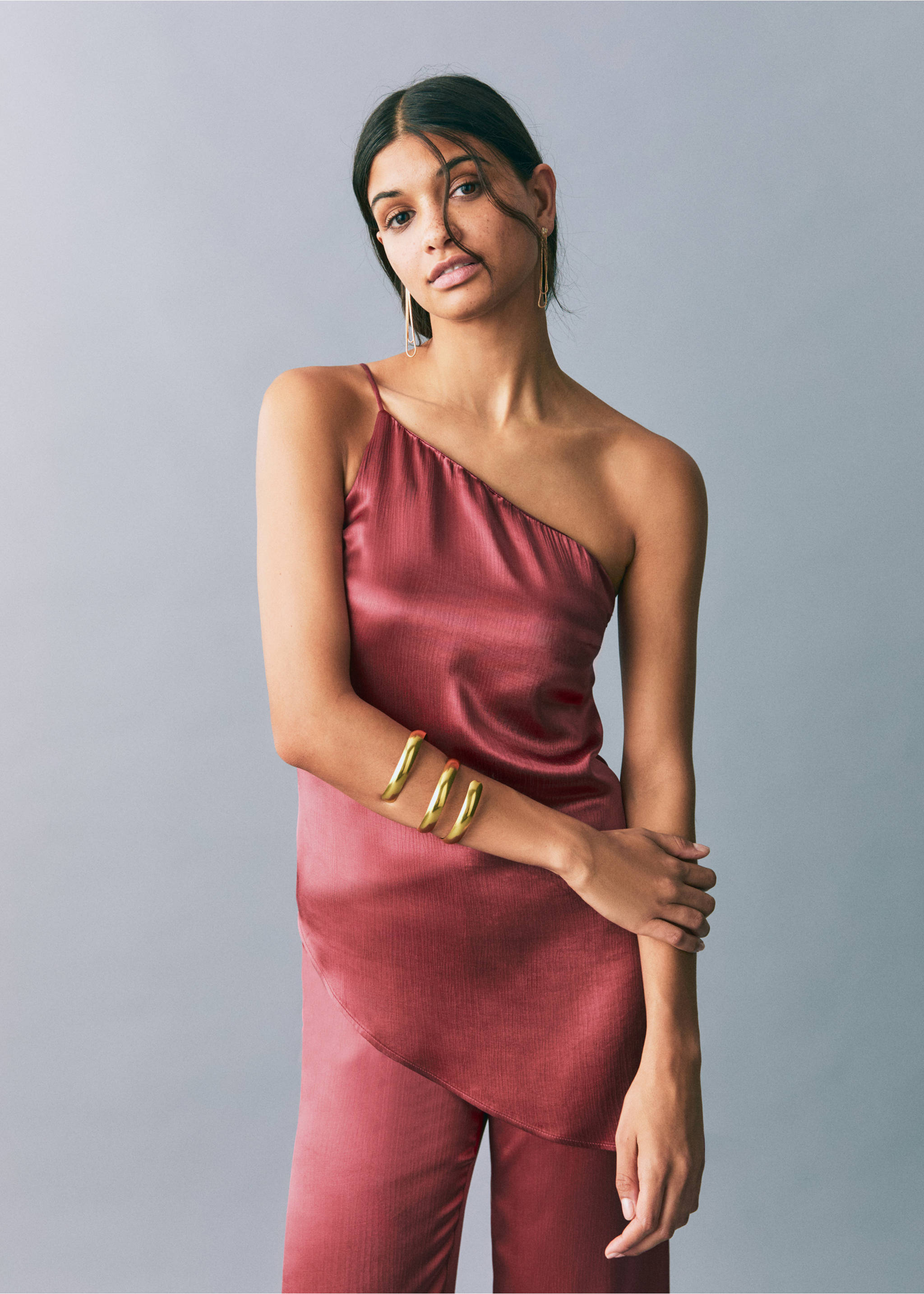 Asymmetrical satin top - Medium plane, Strawberry. Ref: 87096364-00.