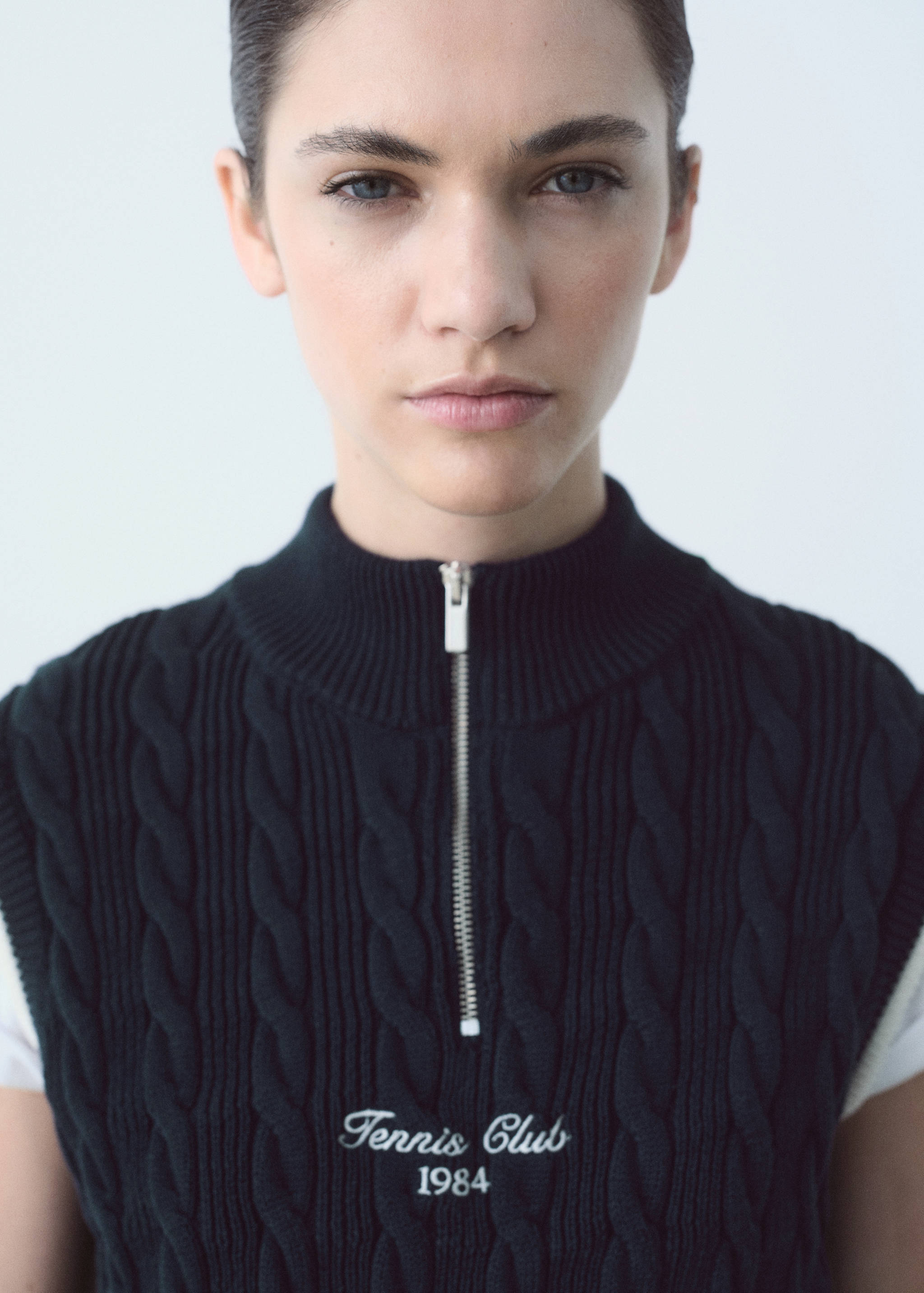 Braided vest with embroidered message - Details of the article 1