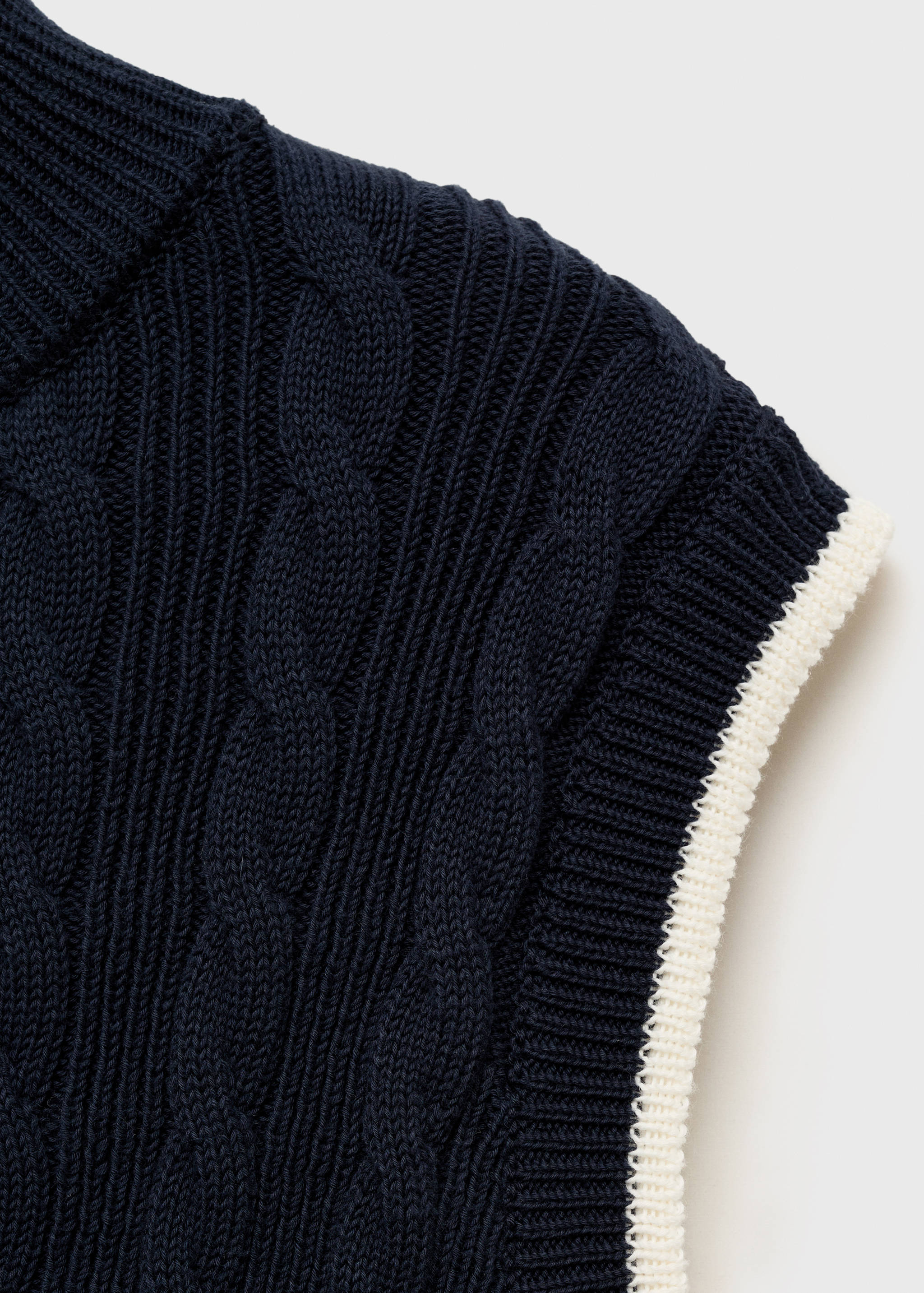 Braided vest with embroidered message - Details of the article 0