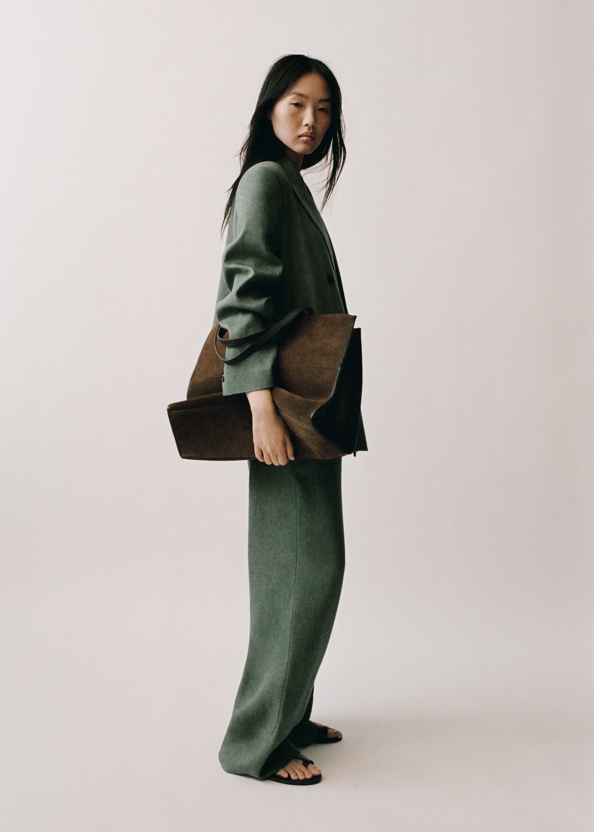 Linen suit jacket - Details of the article 6, Forest Green. Ref: 87096711-00.