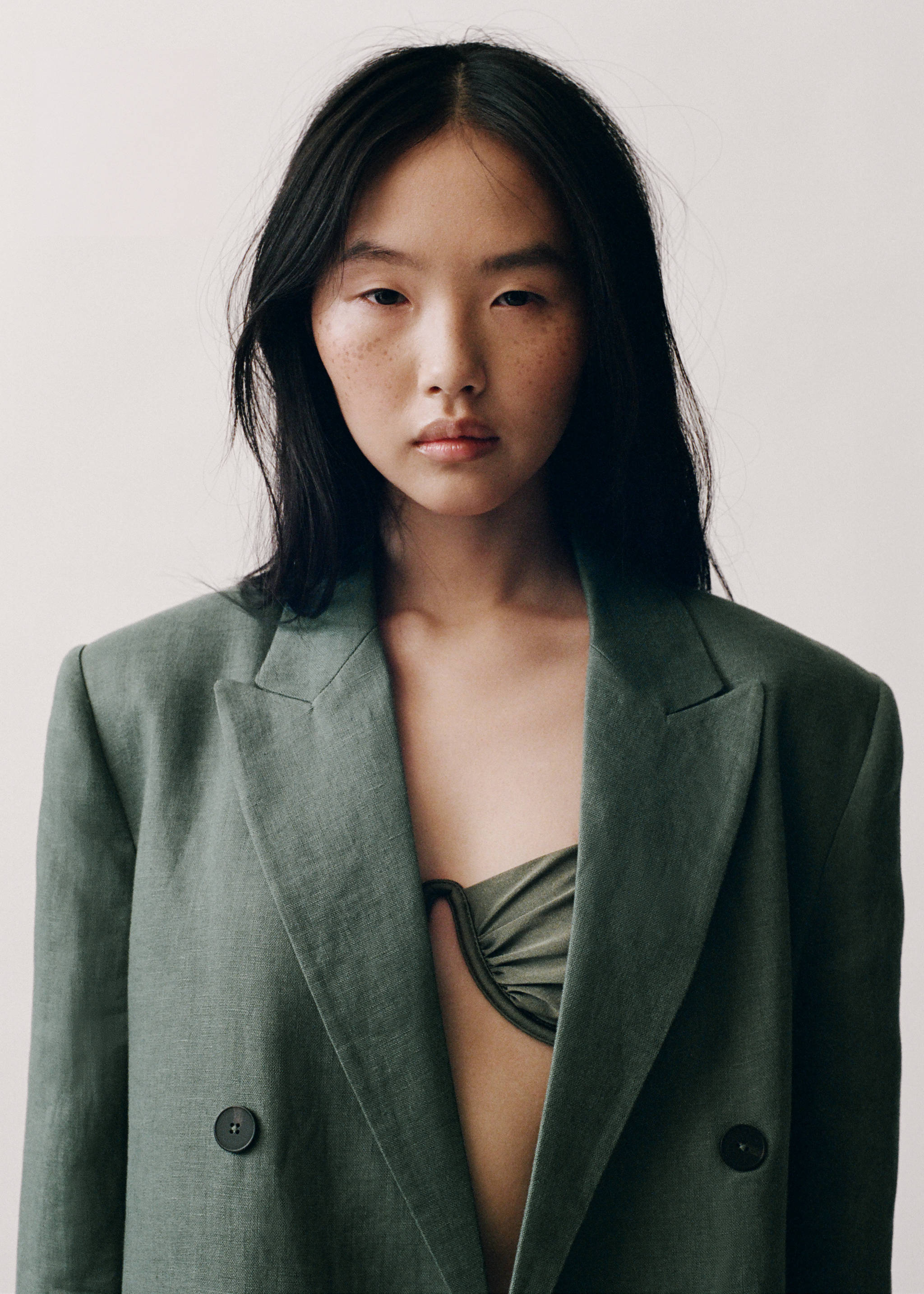 Linen suit jacket - Details of the article 7, Forest Green. Ref: 87096711-00.