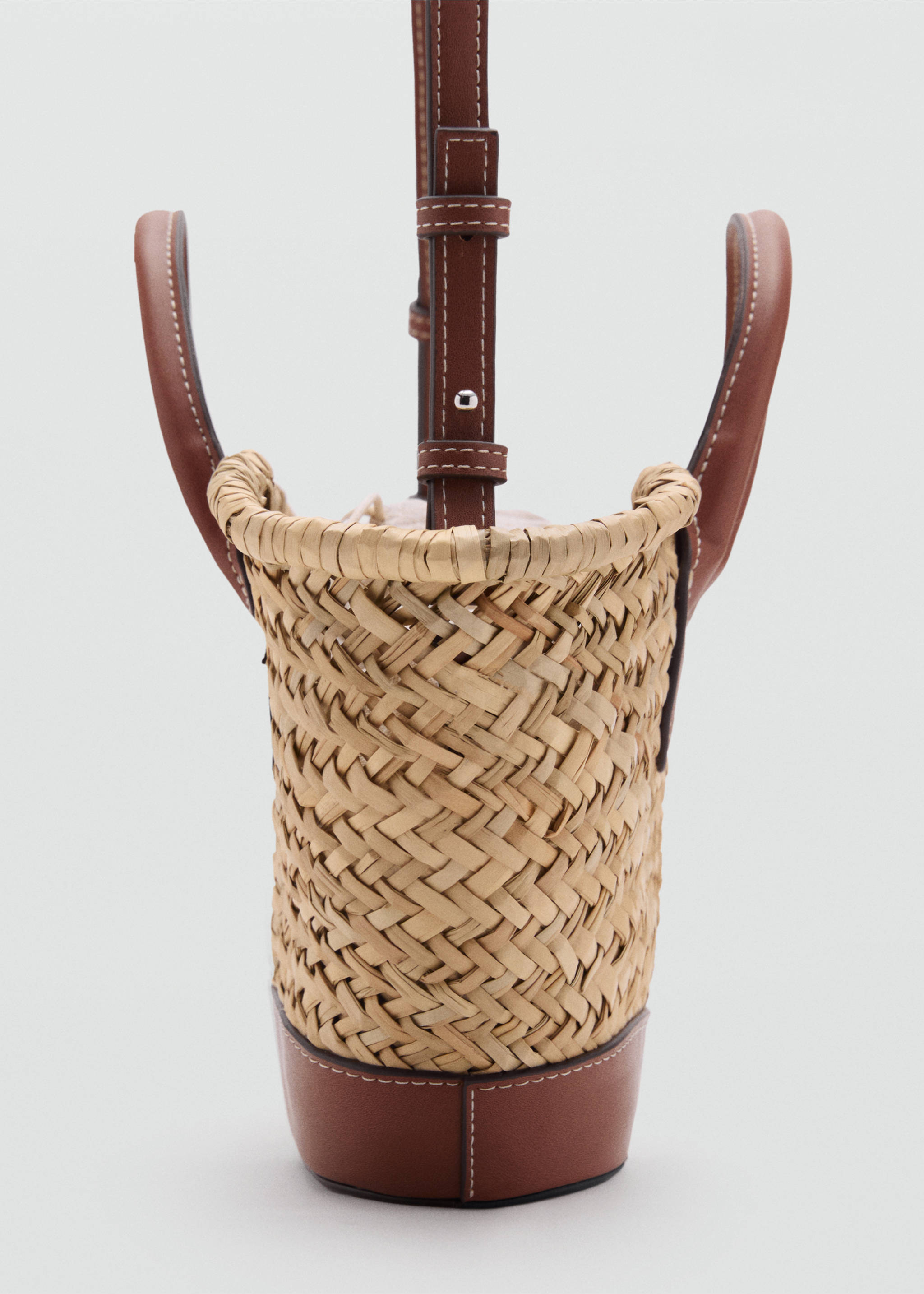Small natural fibre basket - Details of the article 2, Leather. Ref: 87097160-00.