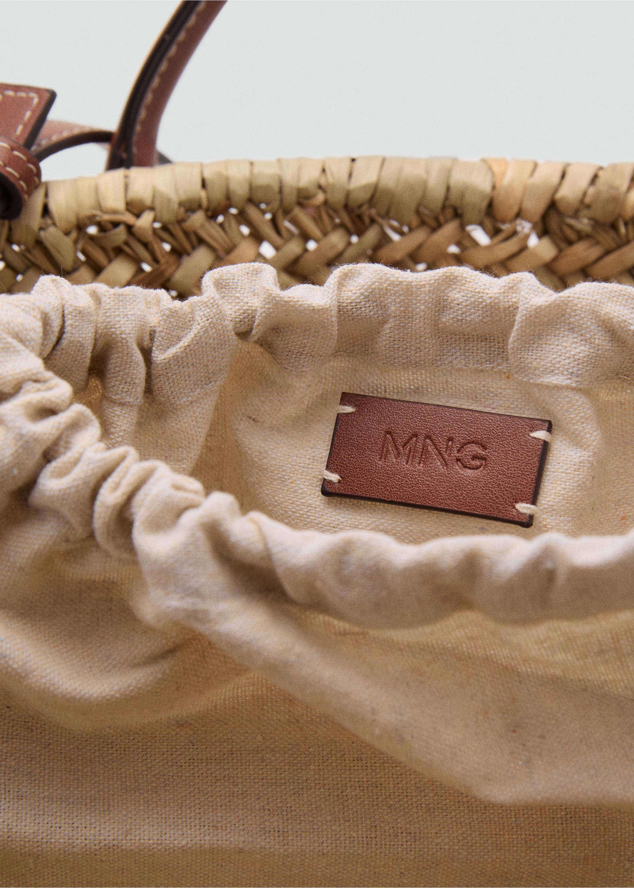 Small natural fibre basket - Details of the article 3, Leather. Ref: 87097160-00.