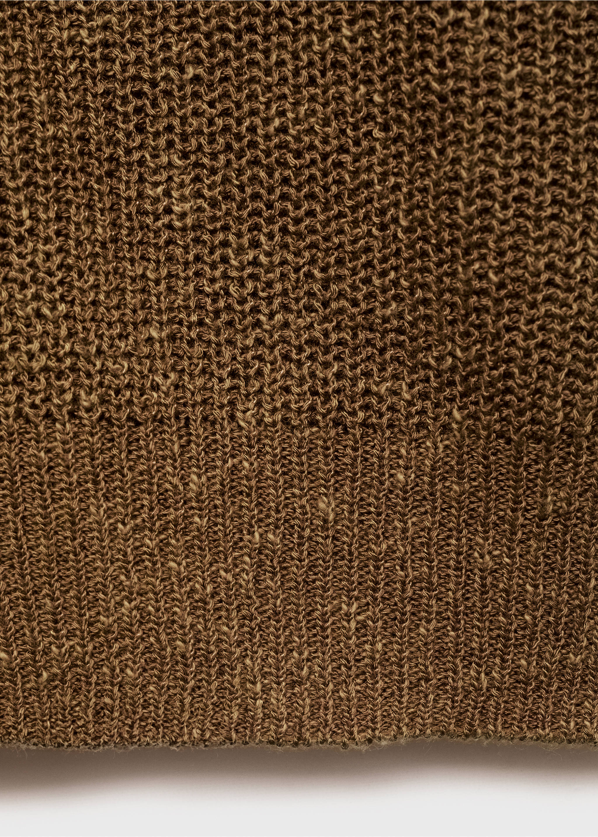 Colete de malha grossa com botões - Pormenor do artigo 0, Castanho-tabaco. Ref: 87097164-00.