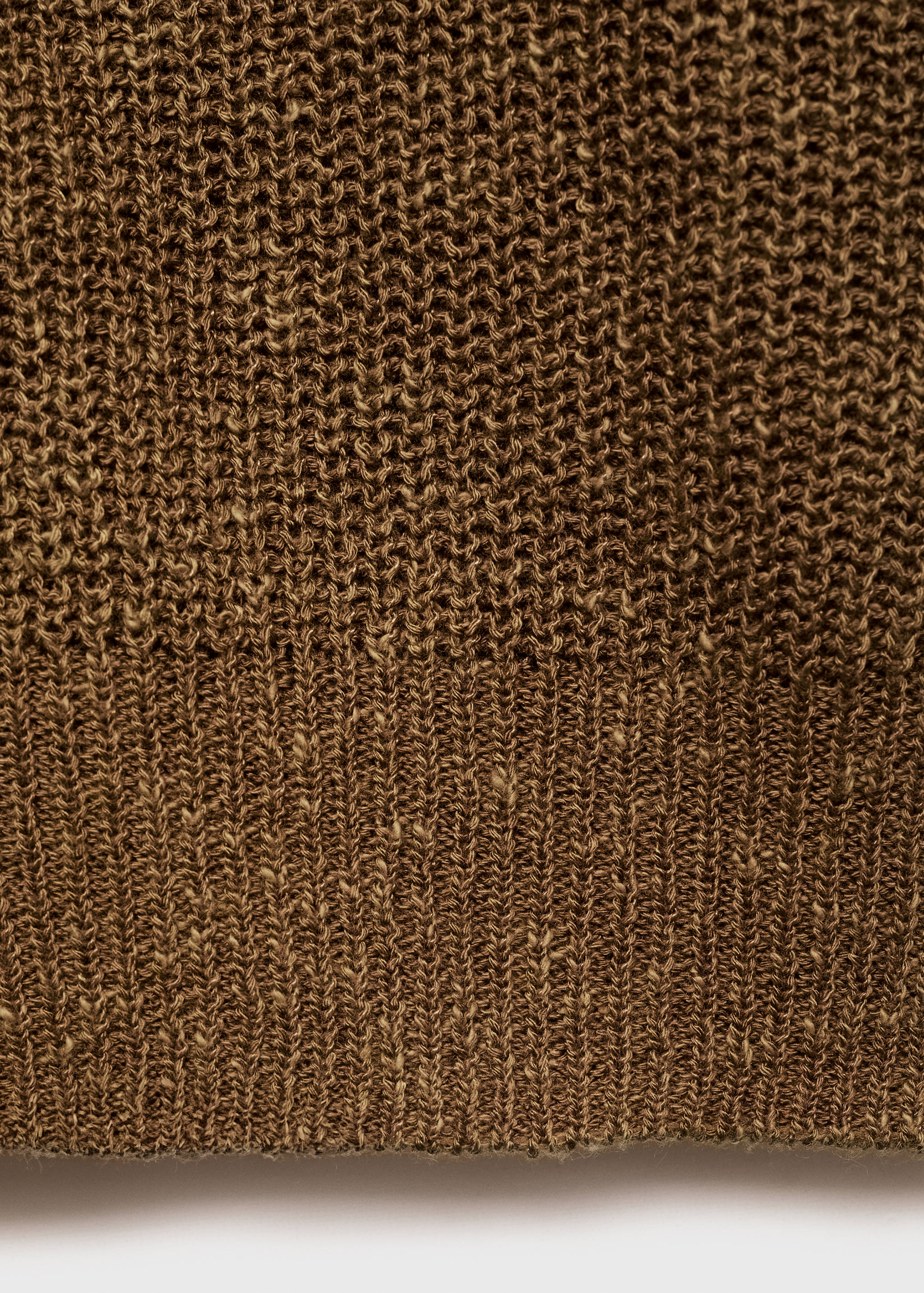 Grofgebreid gilet met knopen - Detail van het artikel 0