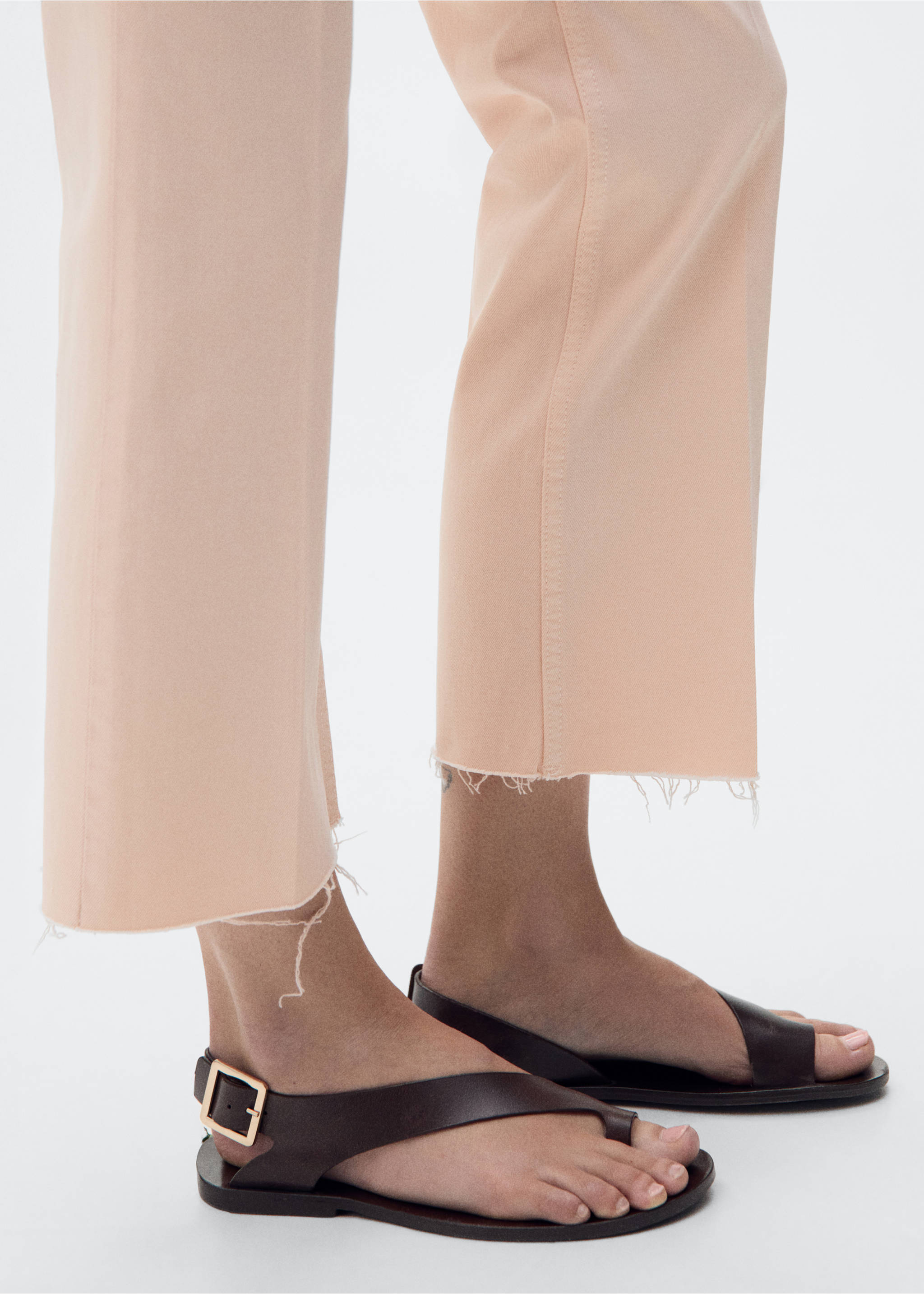 Flared-Jeans mit Taschen in Cropped-Länge - Detail des Artikels 1, Rosa. Ref: 87097168-00.