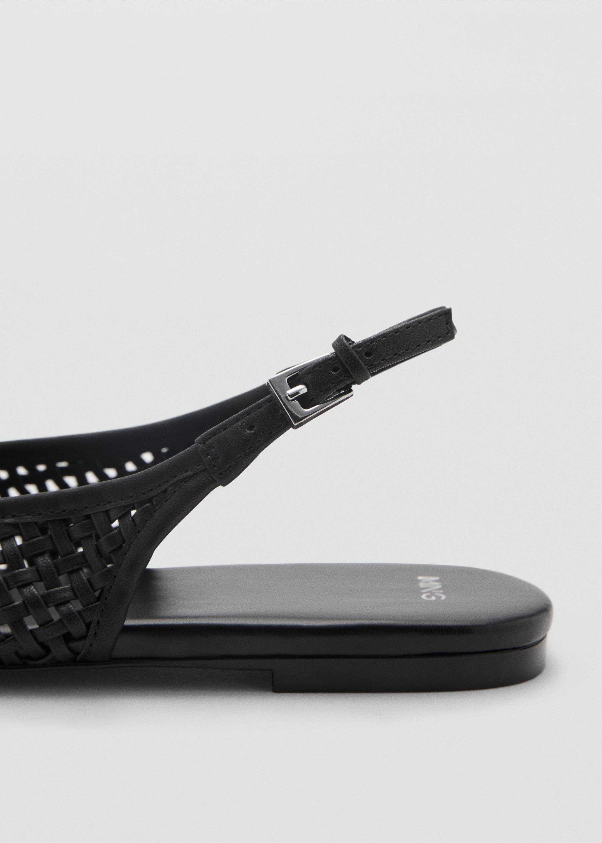 Zapato efecto piel trenzado - Detalle del artículo 1, Negro. Ref: 87097170-00.