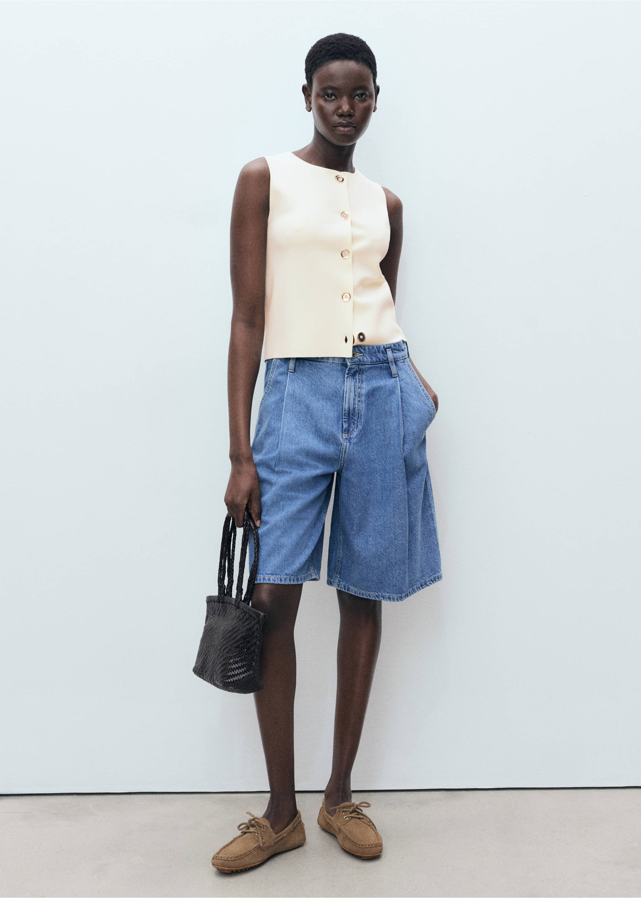 Finom kötésű mellény gombokkal - Általános sík, Ekrü. Ref: 87097172-00.