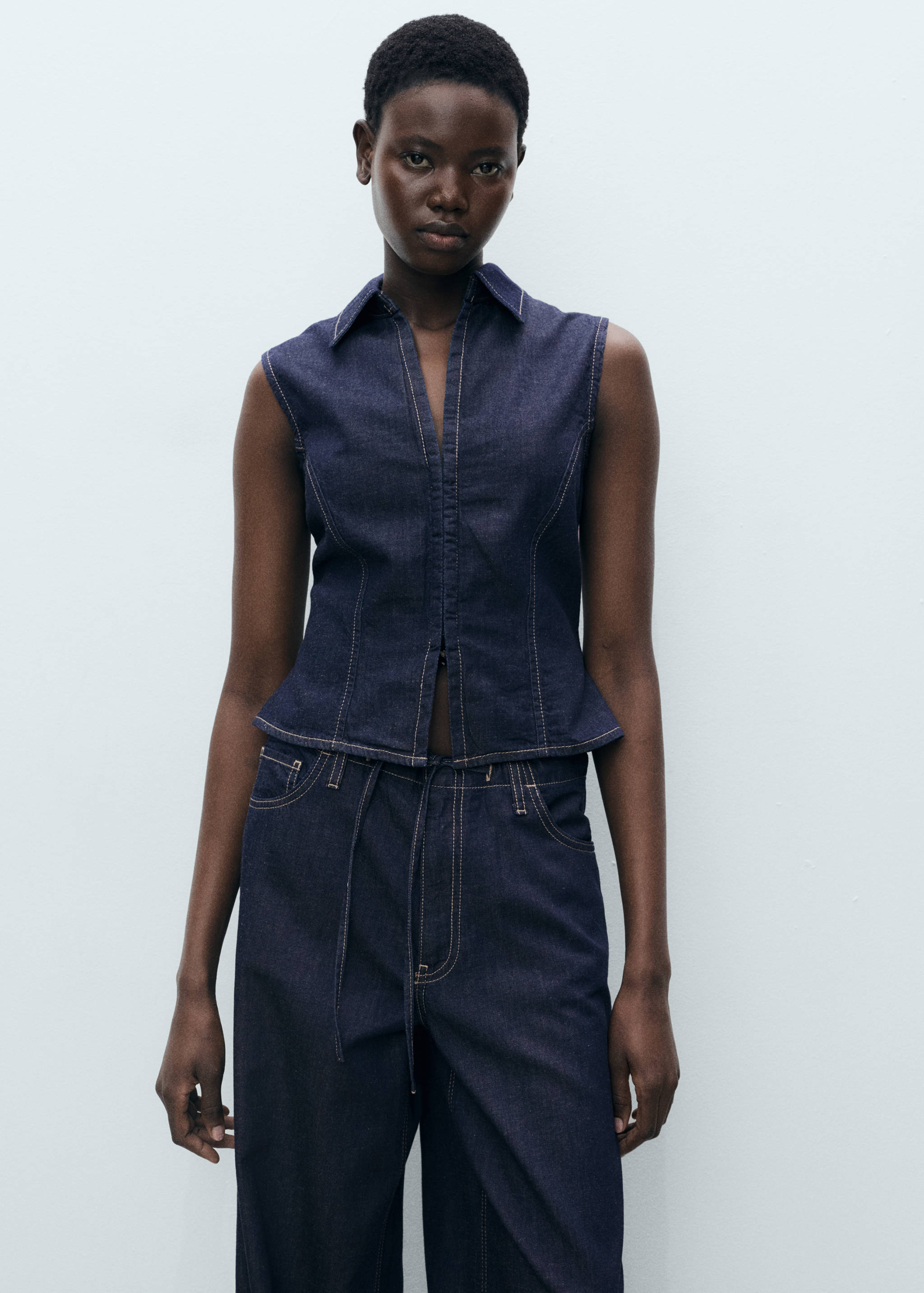 Top denim cintré - Plan moyen