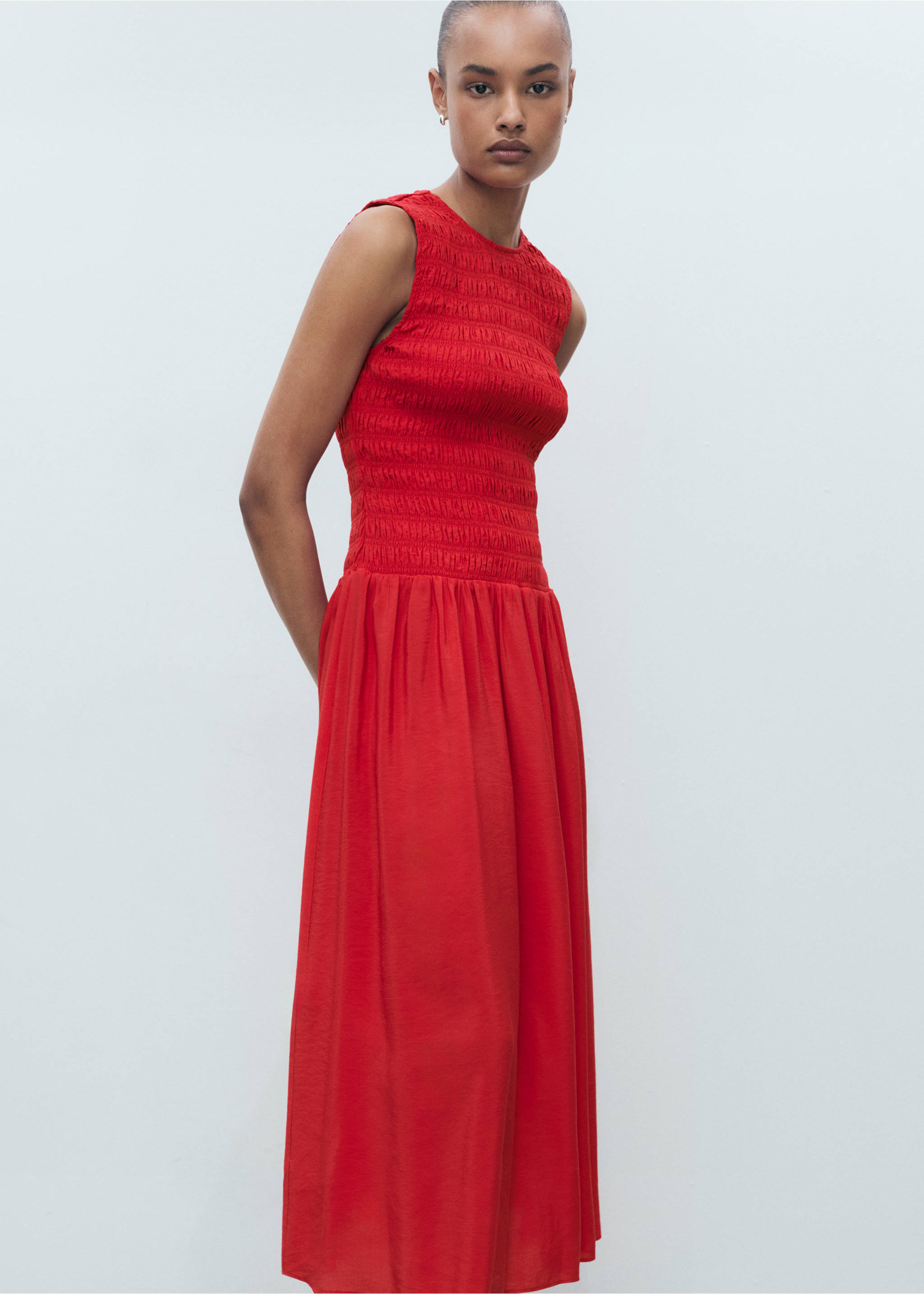 Vestido evasé cuerpo fruncido - Plano medio, Rojo. Ref: 87097179-00.