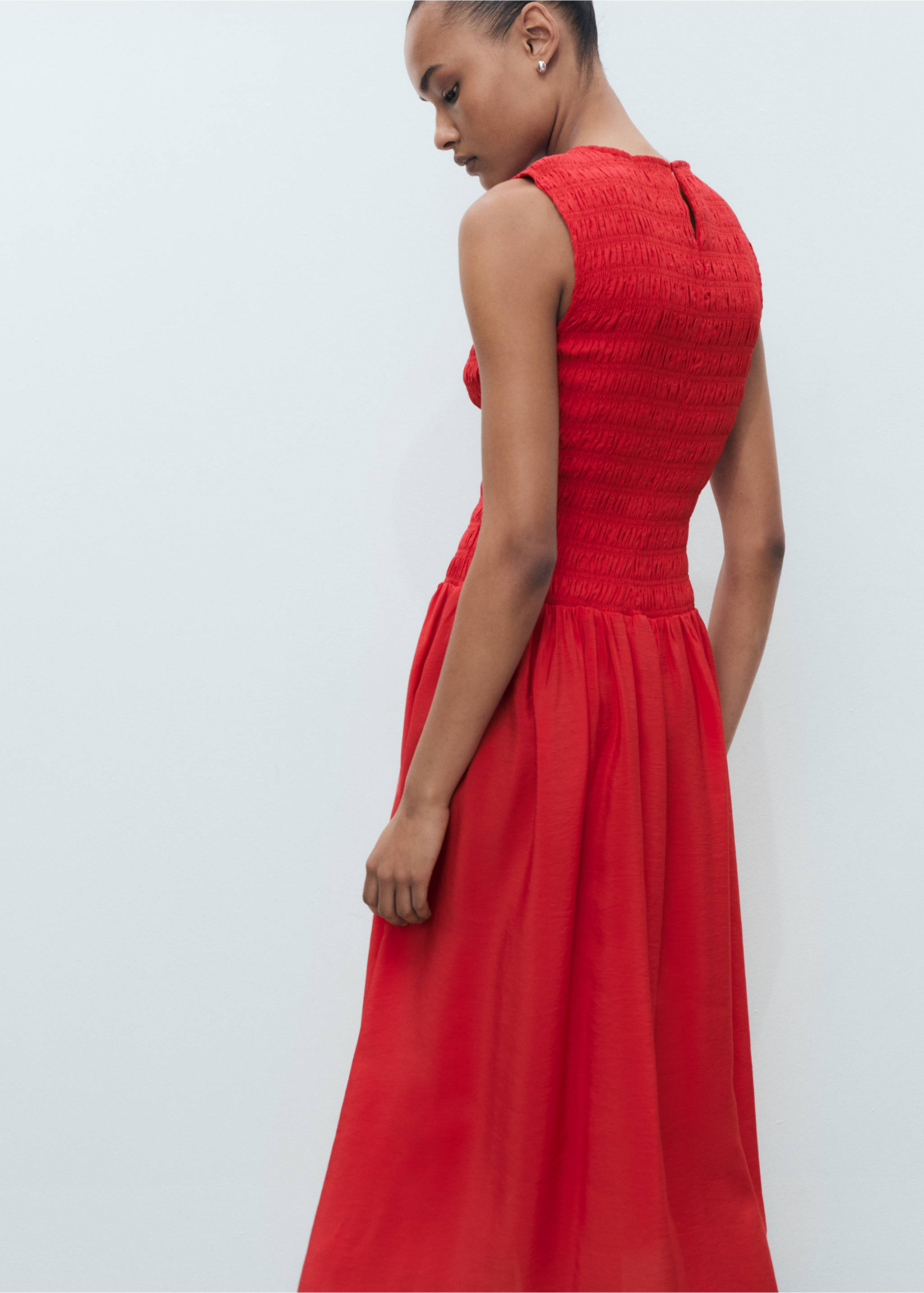 Vestido evasé cuerpo fruncido - Reverso del artículo, Rojo. Ref: 87097179-00.