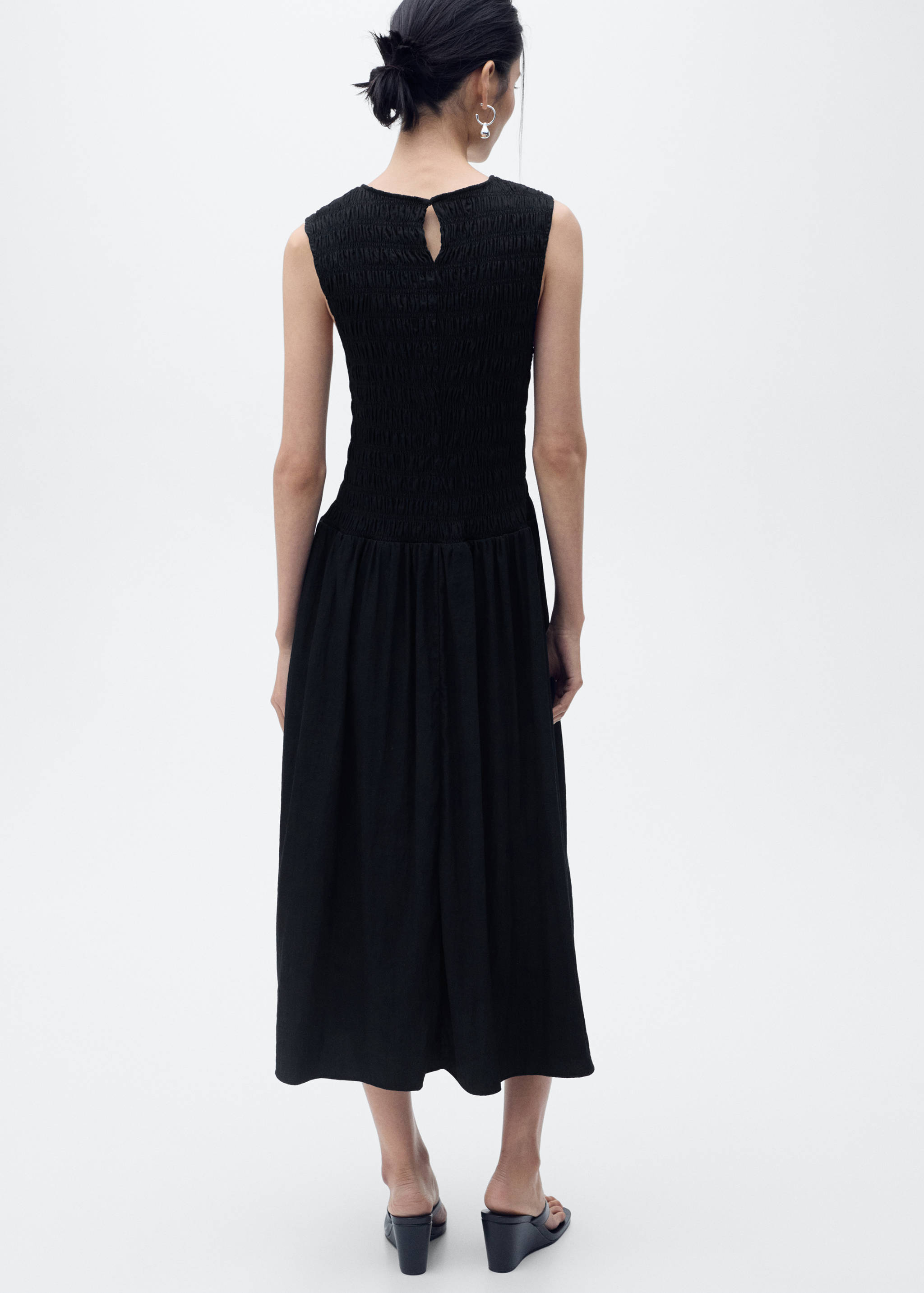Vestido evasé cuerpo fruncido - Reverso del artículo