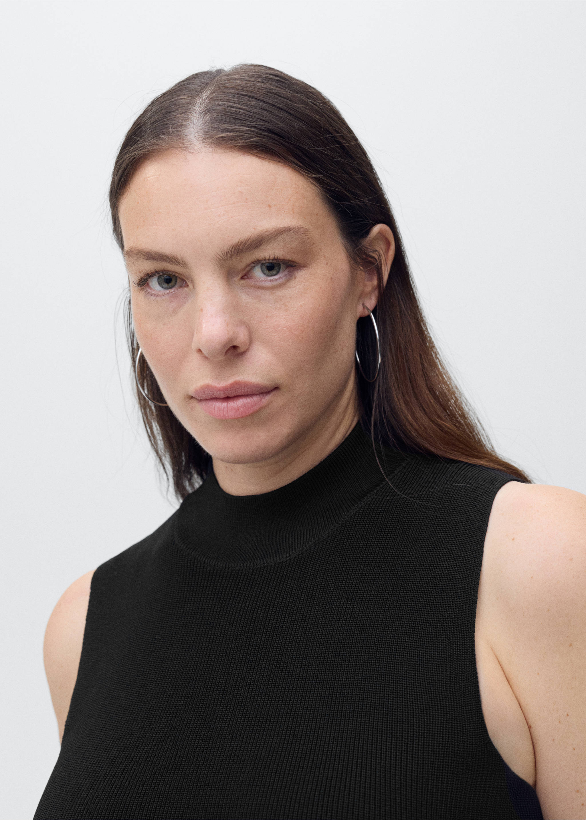 Perkins-neck knitted dress - Details of the article 4, Black. Ref: 87097184-00.