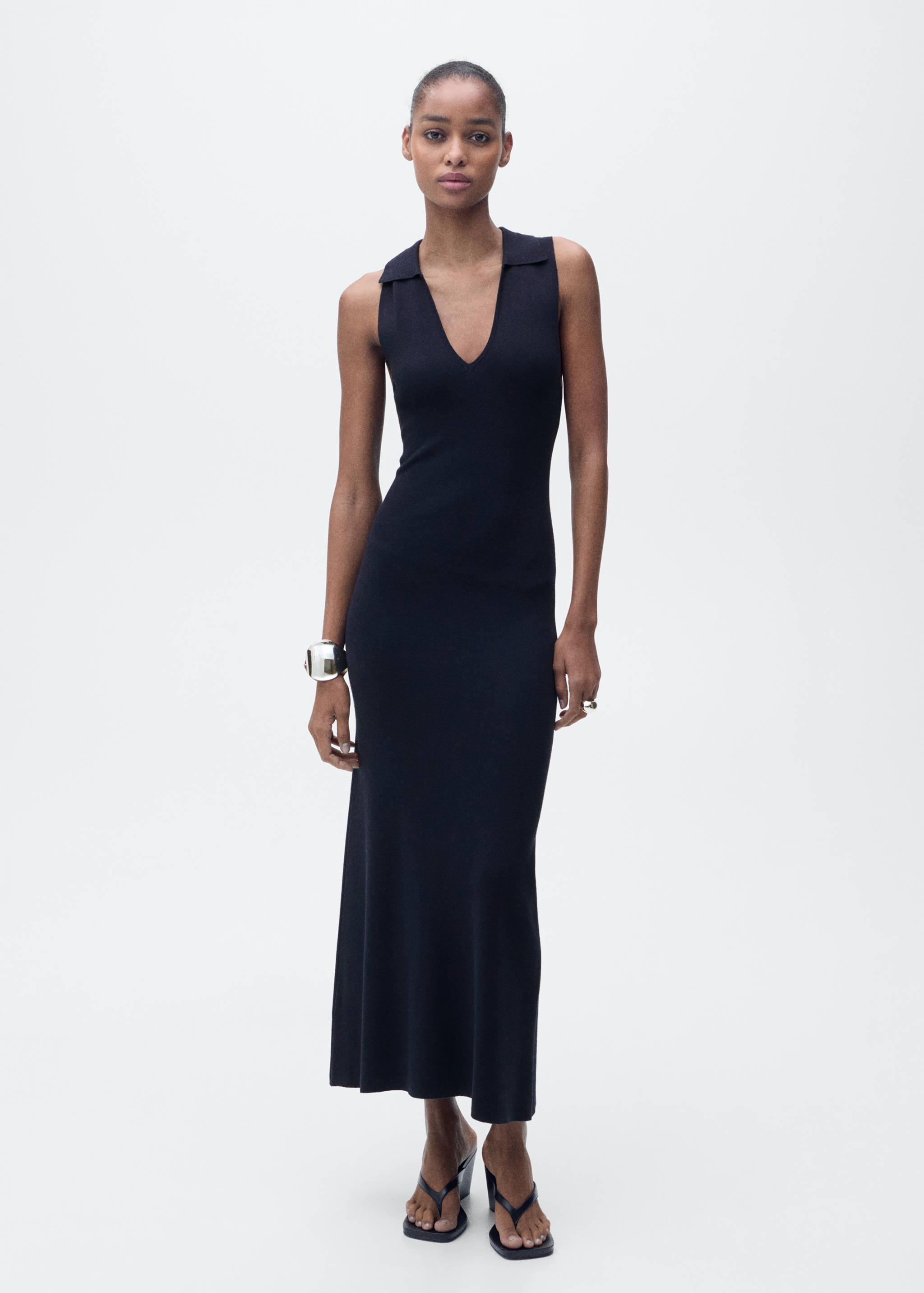 Rochie midi din tricot cu rever - Plan general