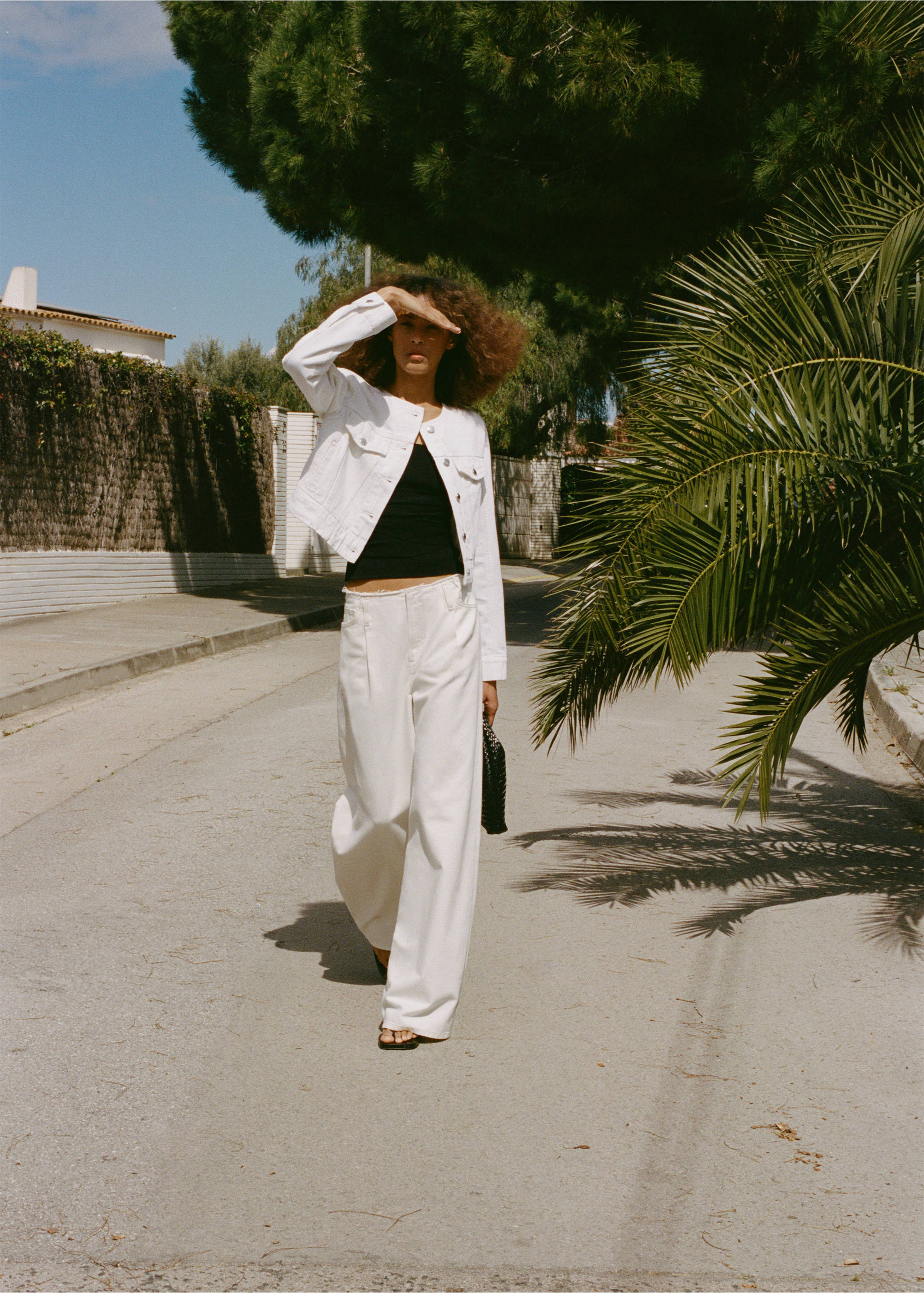 Wide leg denim trousers with frayed waist - Details of the article 6, Off White. Ref: 87097189-00.