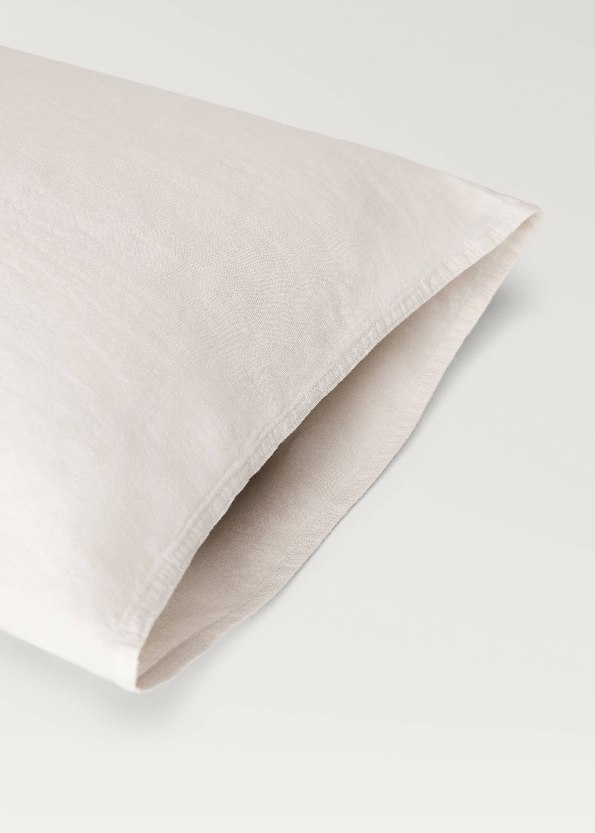 Washed linen pillowcase 45x110 cm - Details of the article 1, Beige. Ref: 87097195-00.