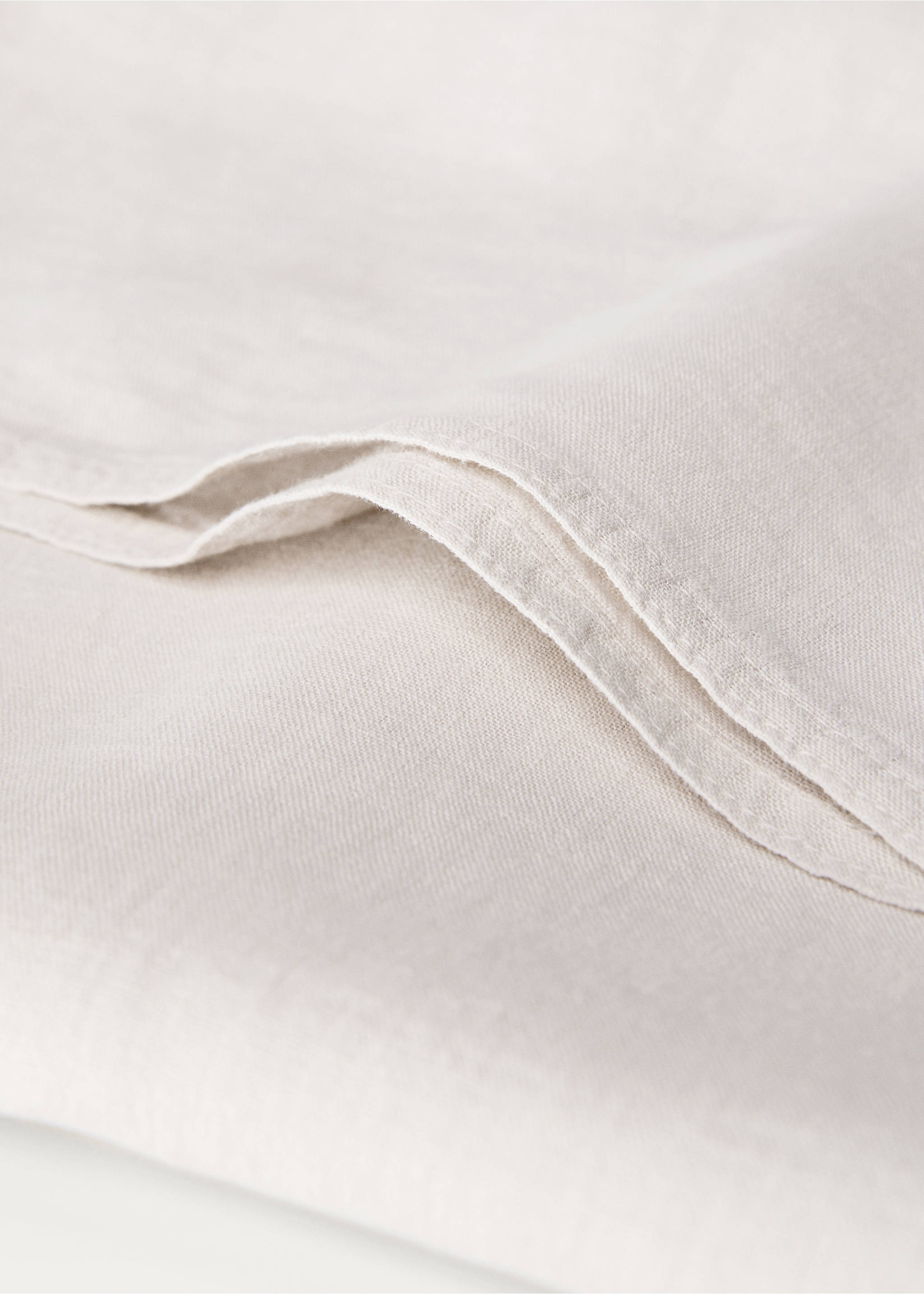 Washed linen pillowcase 45x110 cm - Details of the article 2, Beige. Ref: 87097195-00.