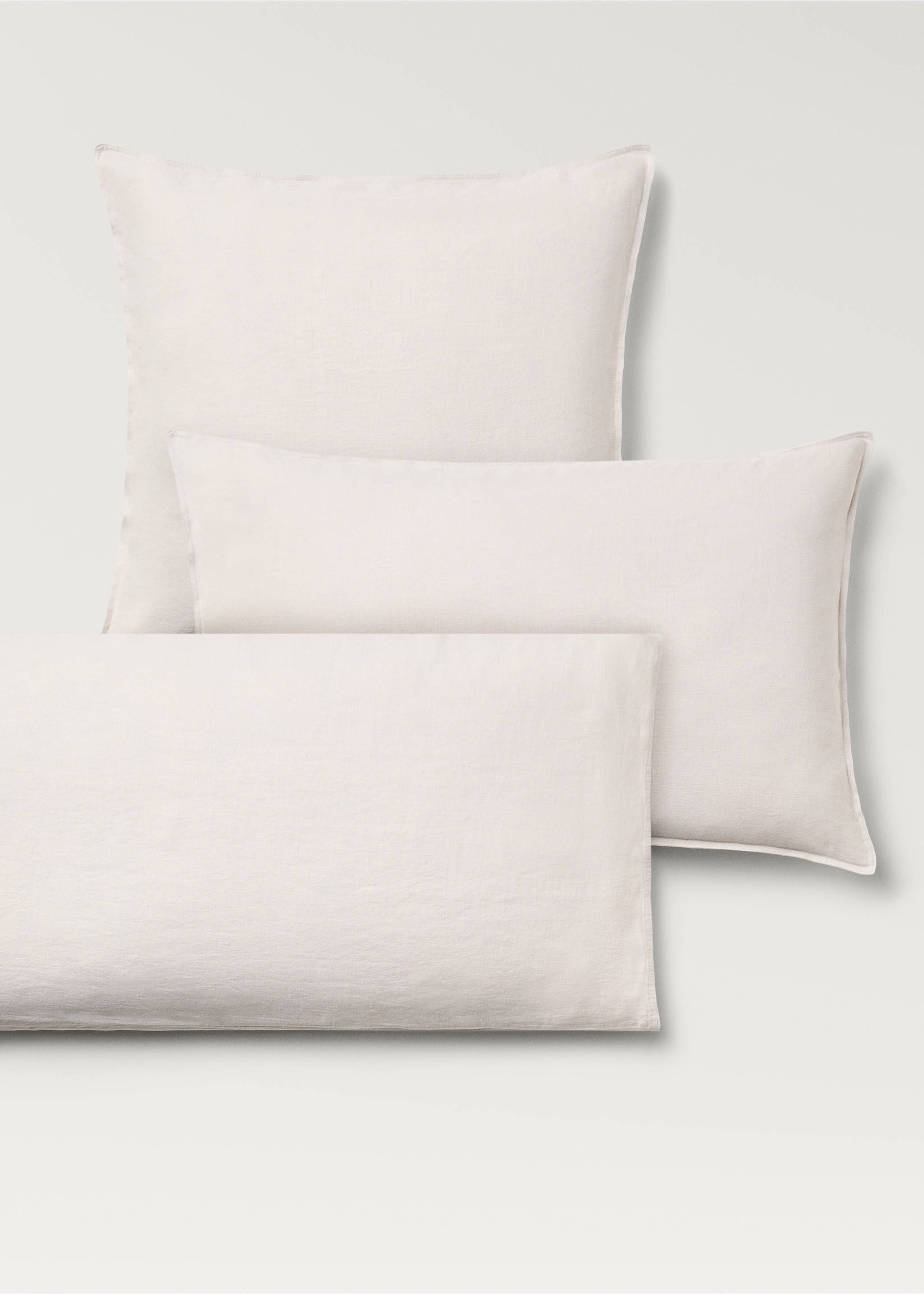 Washed linen pillowcase 45x110 cm - Details of the article 4, Beige. Ref: 87097195-00.