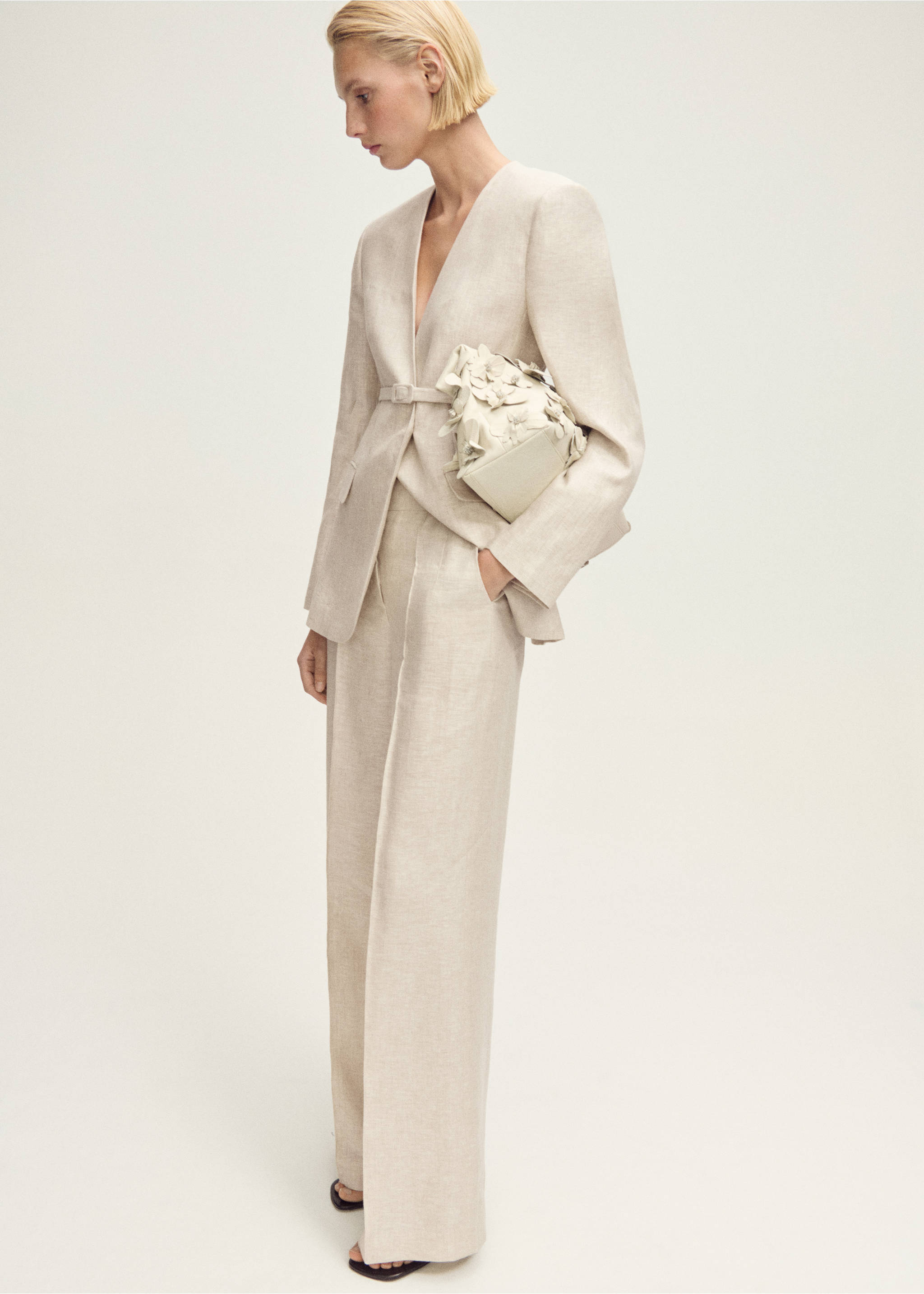 Pantalon de costume lin - Plan général, Gris clair/pastel. Ref: 87097705-00.