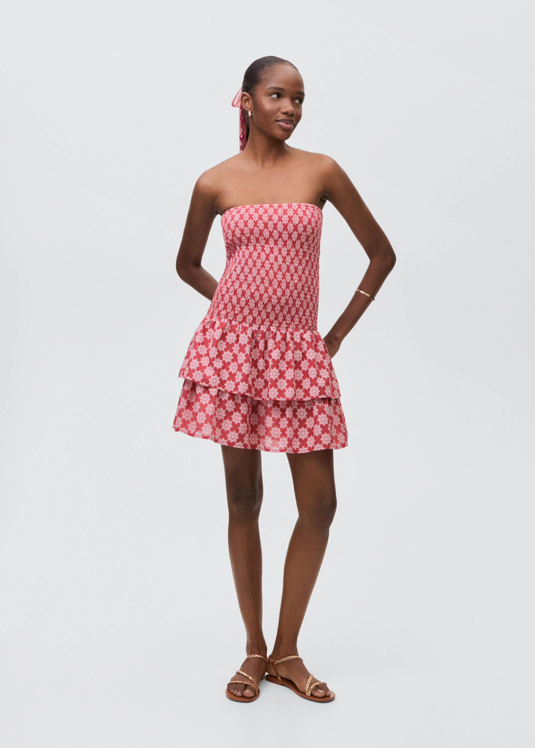 Ruffled dress - General plane