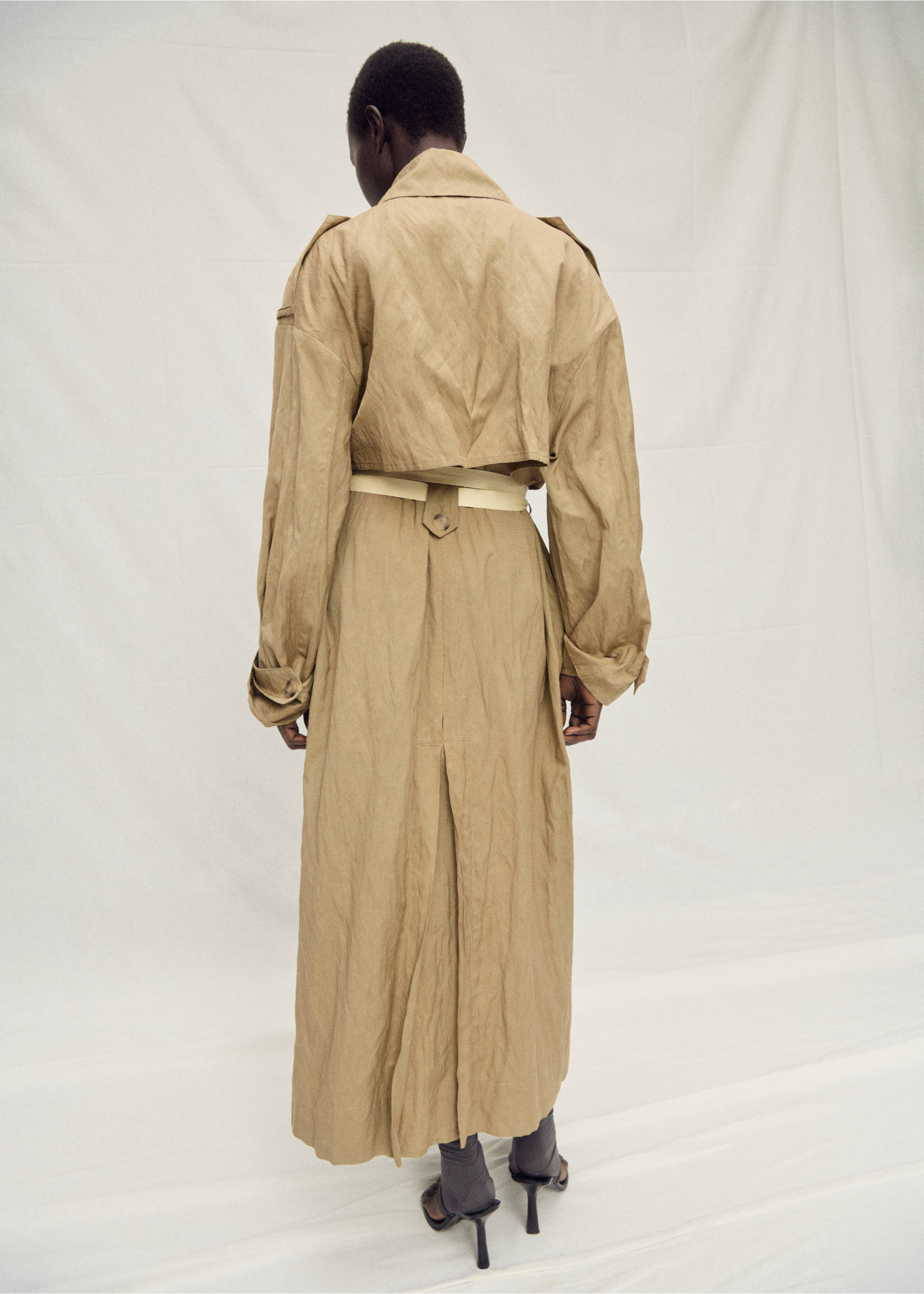 Oversized creased-effect trench coat - Reverse of the article, Medium Brown. Ref: 87097717-00.