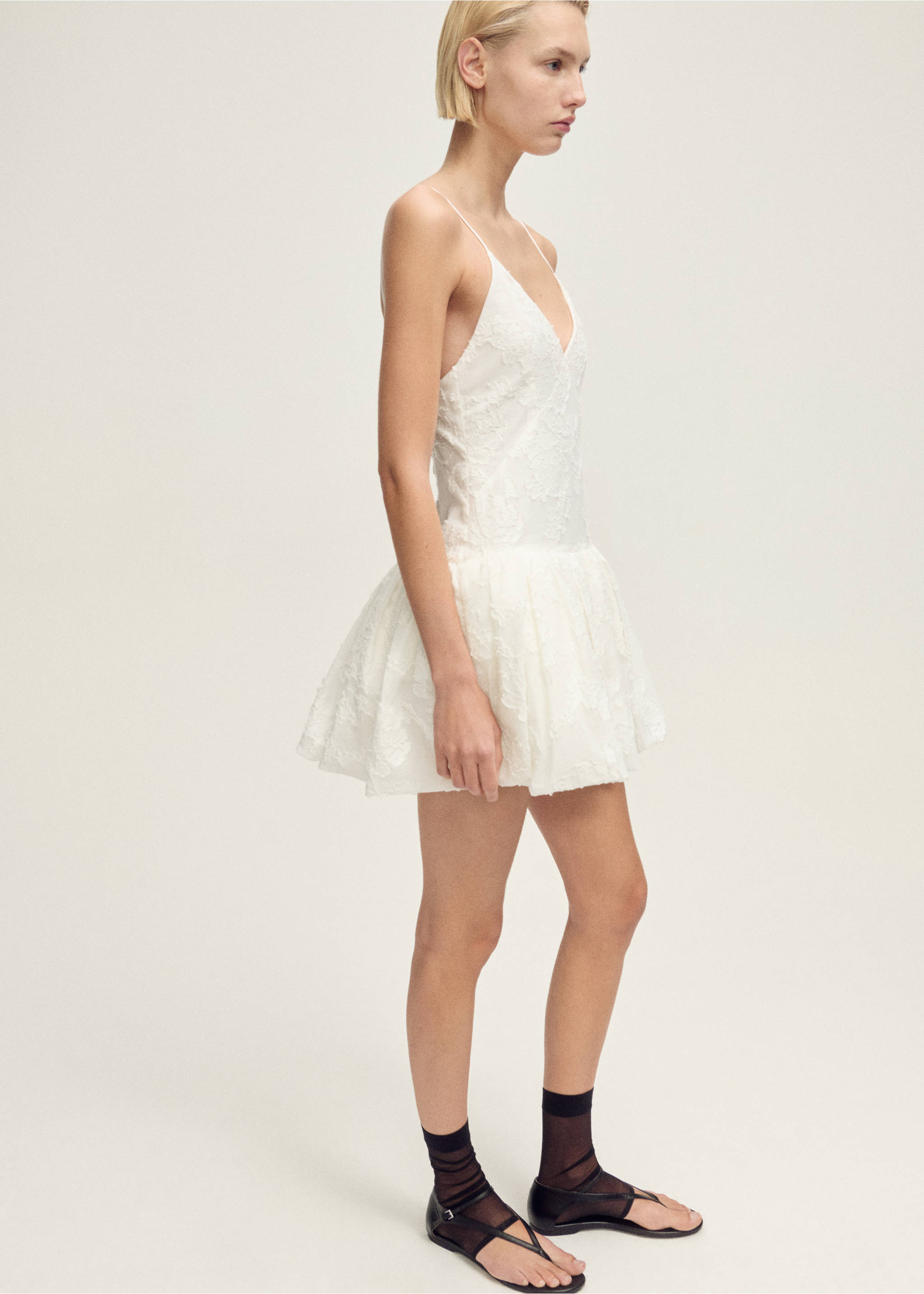 Textured balloon dress - Details of the article 1, White. Ref: 87097718-00.