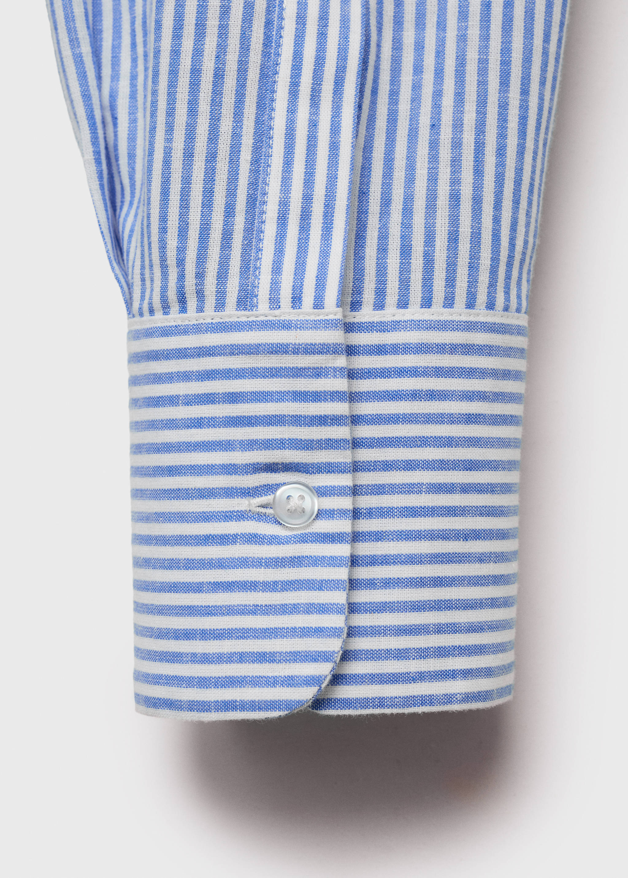 Striped cropped shirt with pockets - Details of the article 0