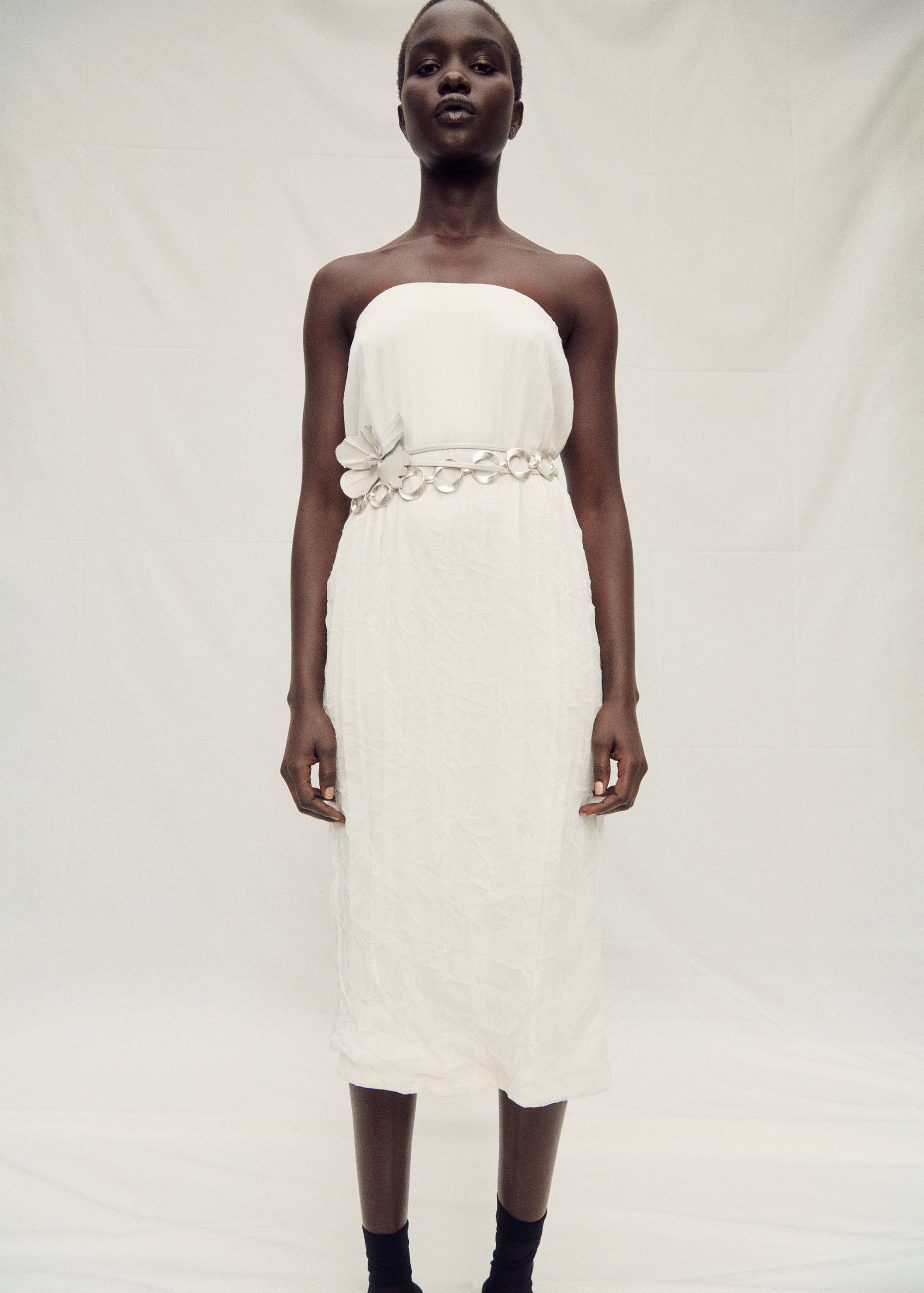 Saia reta de tule - Pormenor do artigo 6