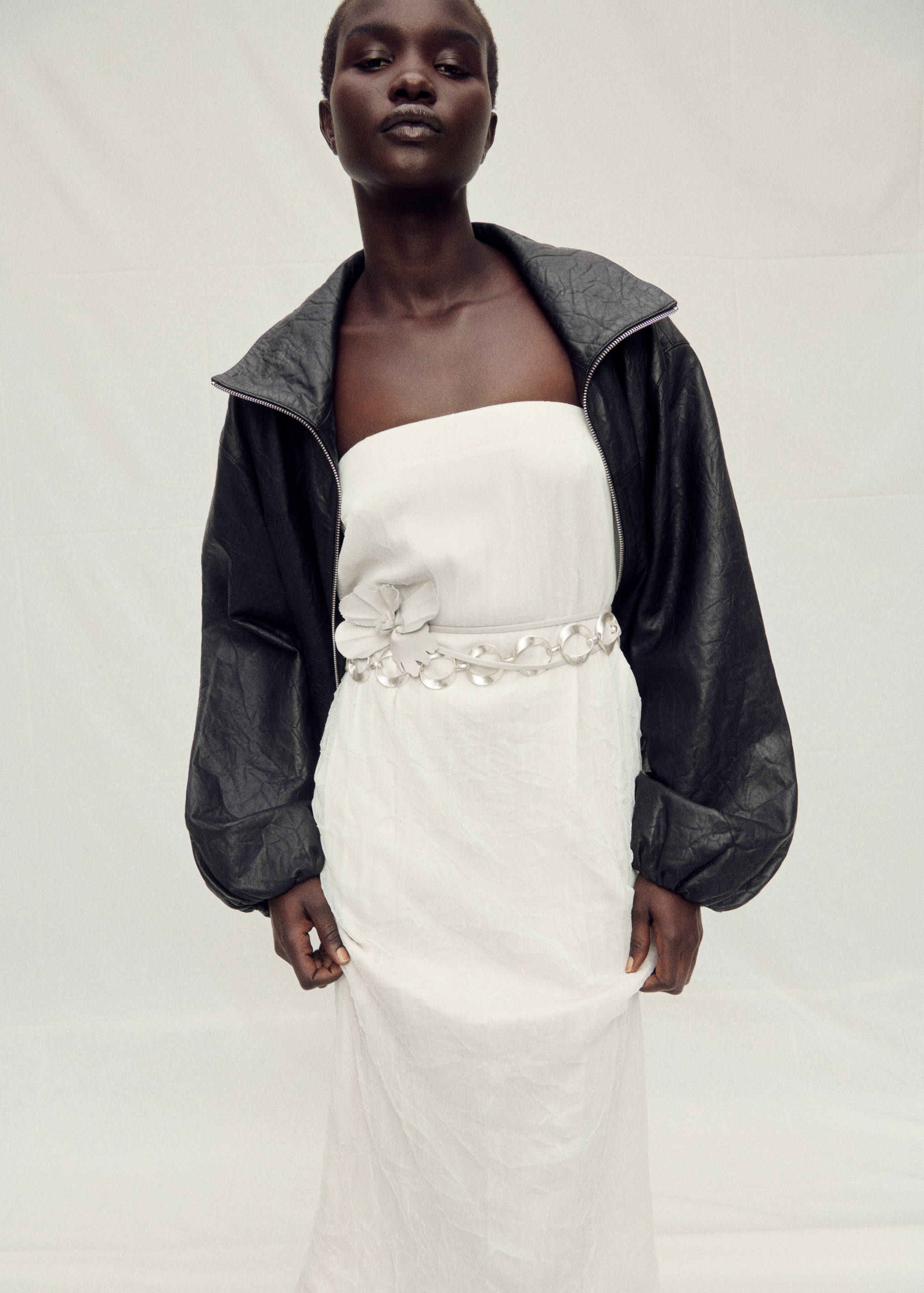 Saia reta de tule - Pormenor do artigo 2