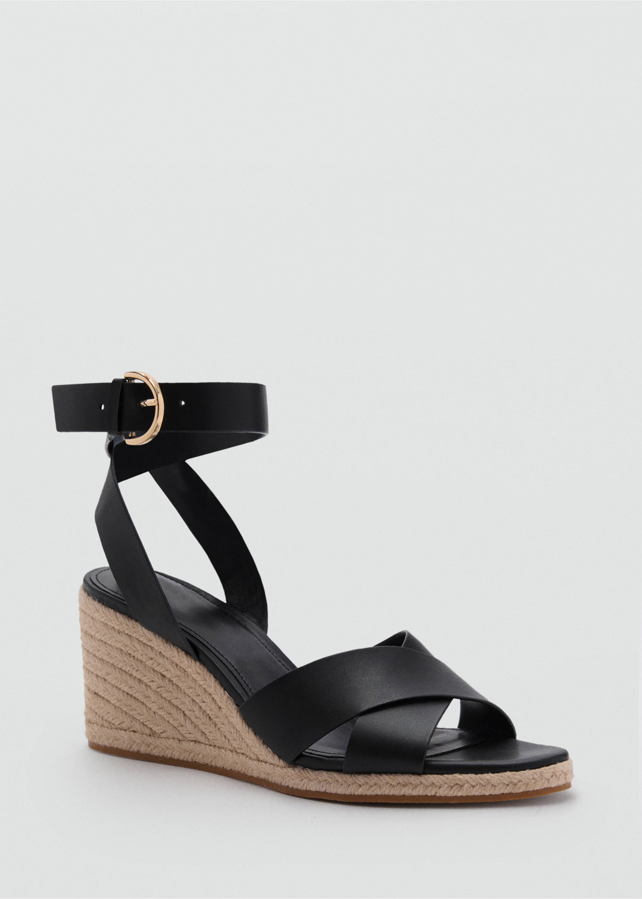 Wedge sandals with crisscross straps - Medium plane, Black. Ref: 87098258-00.