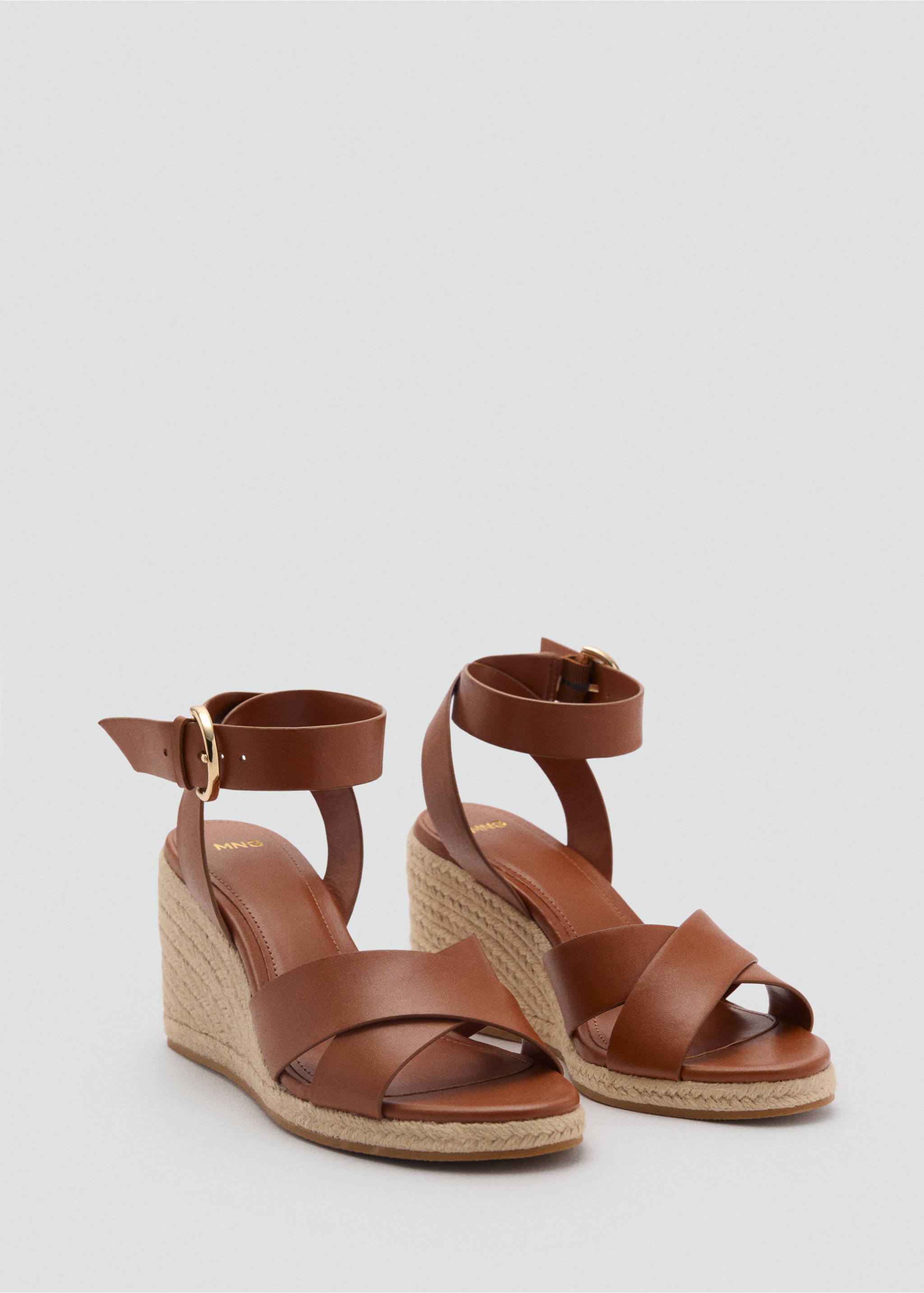 Wedge sandals with crisscross straps - Medium plane, Leather. Ref: 87098258-00.