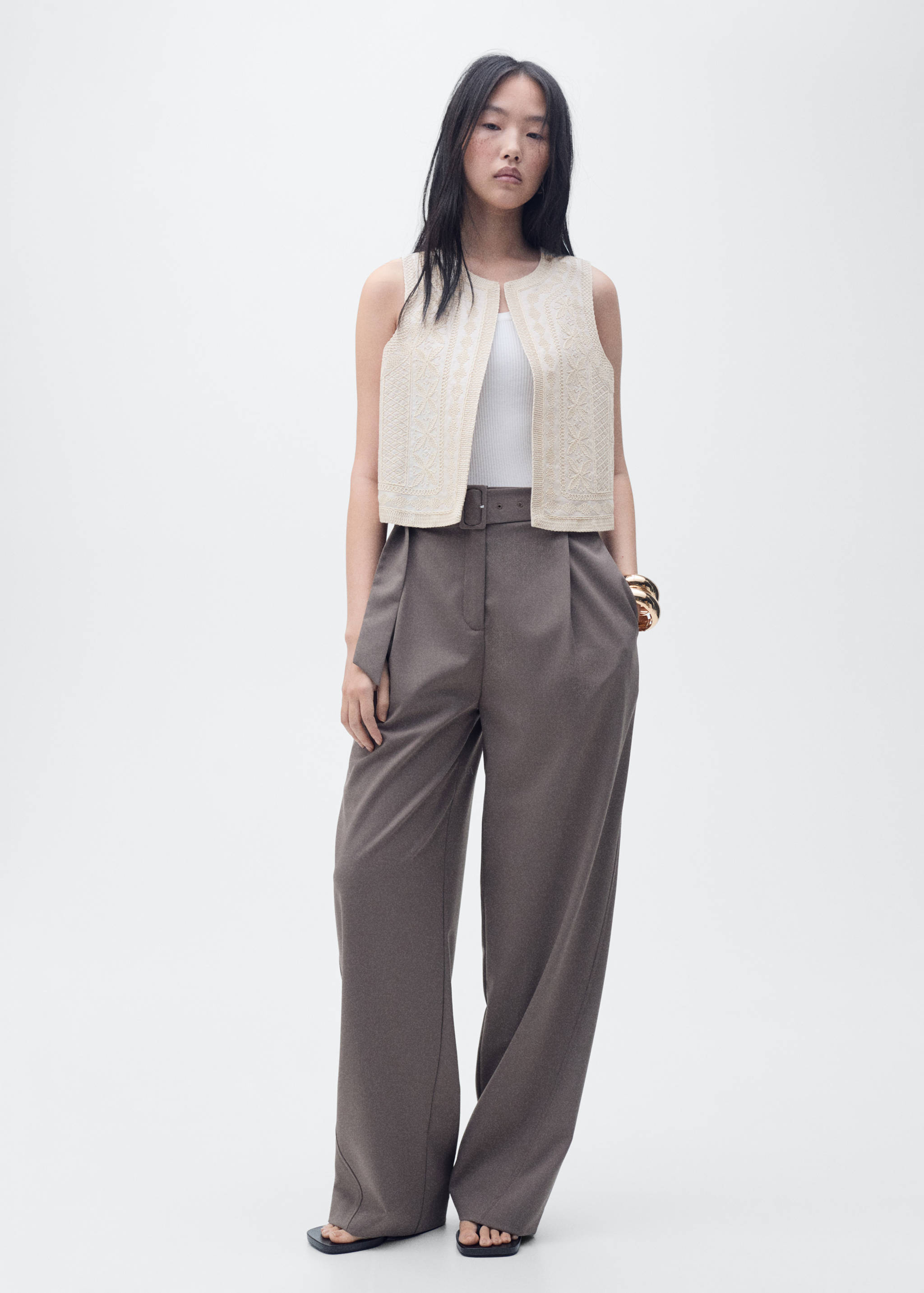 Embroidered linen waistcoat - General plane