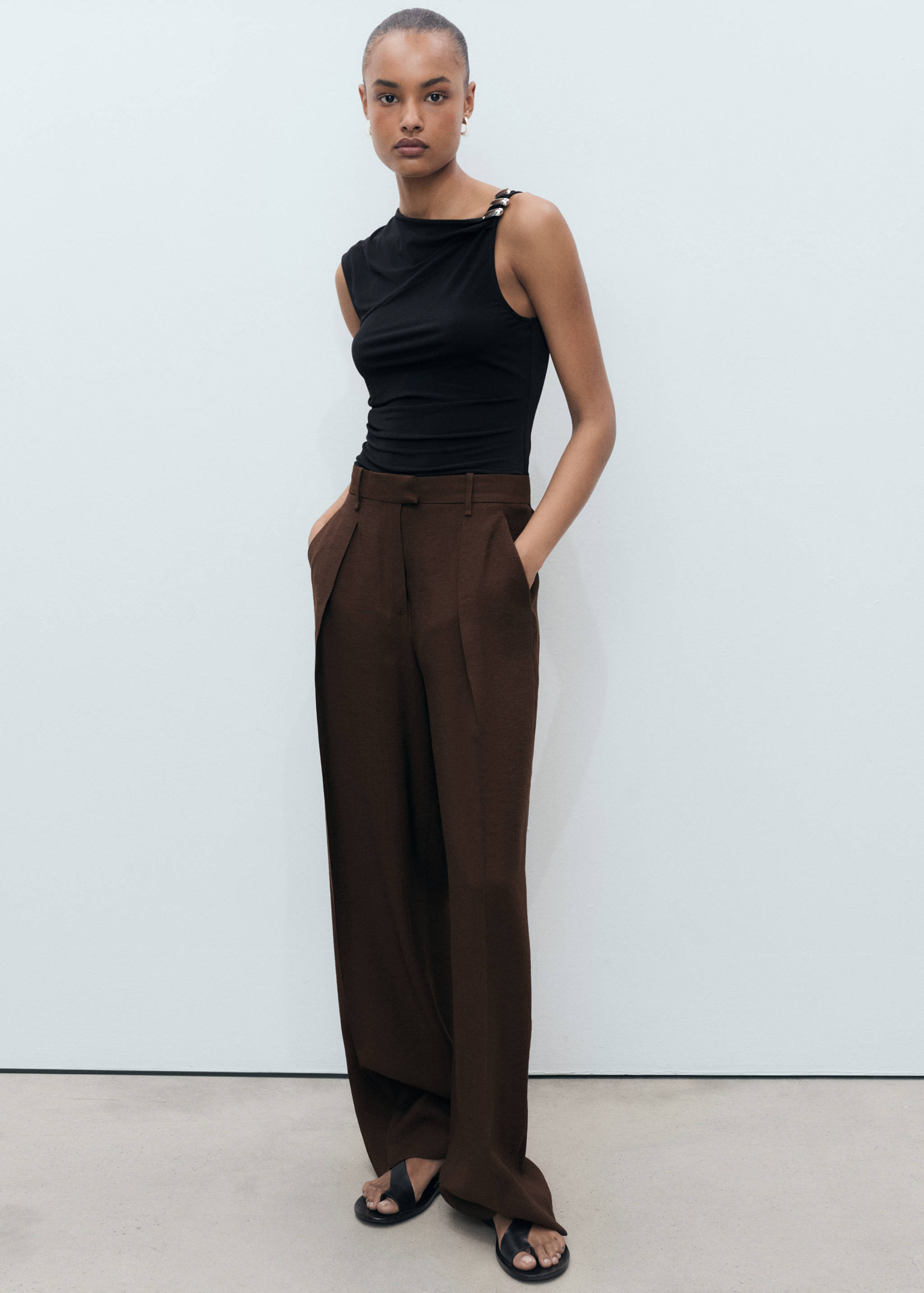 Wide leg pleated trousers - Details of the article 2