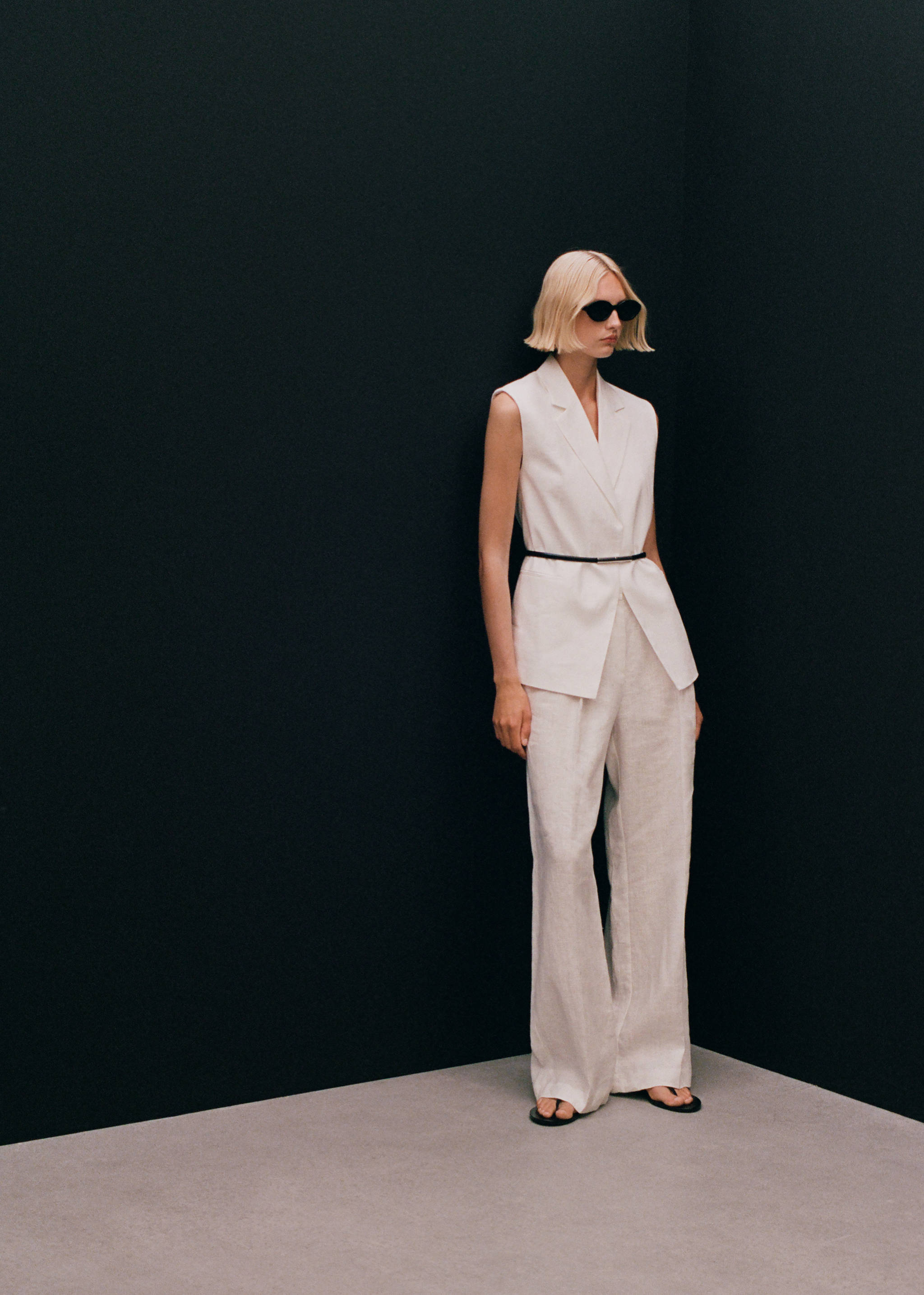 Linen suit trousers - Details of the article 6