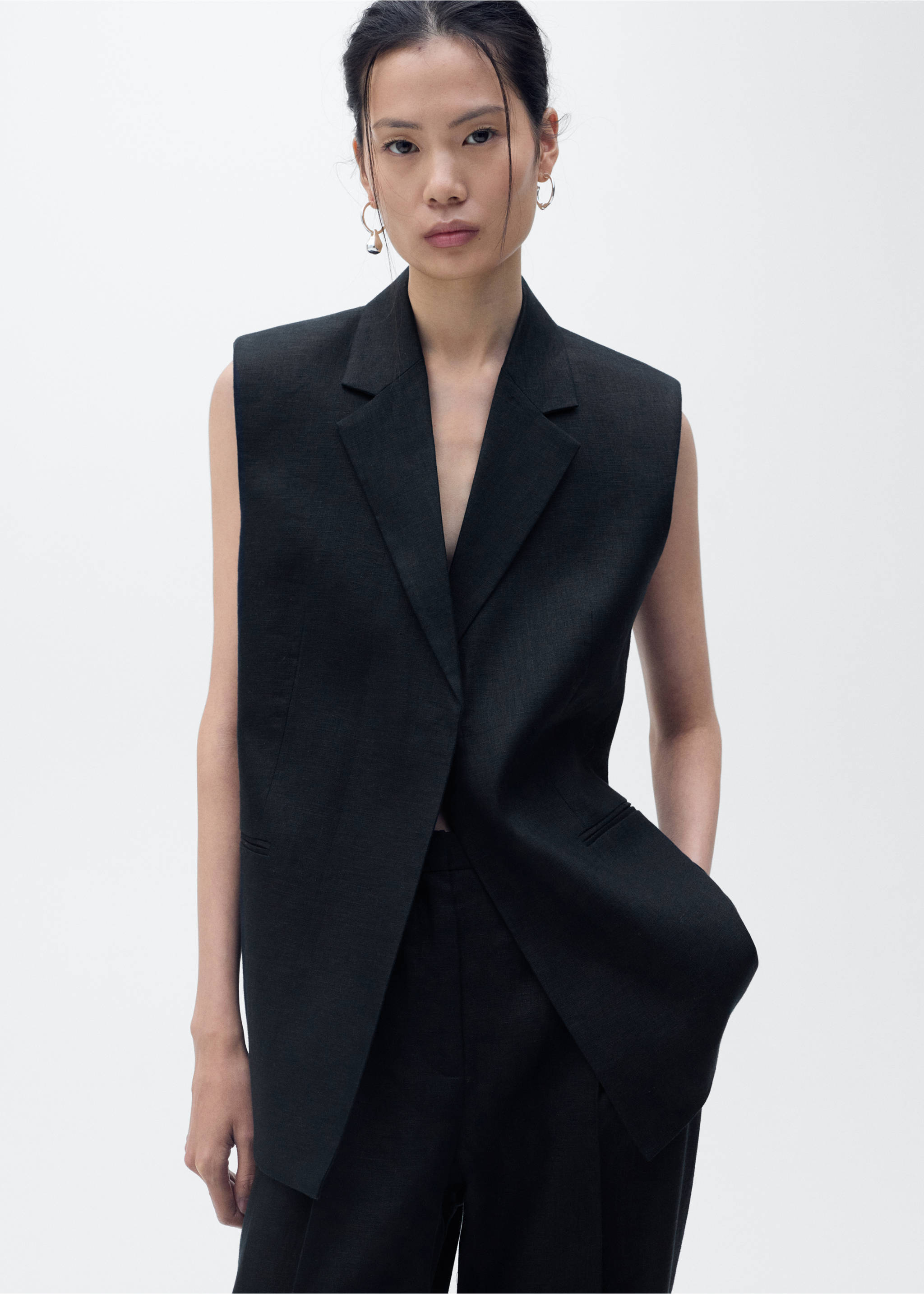 Linen suit trousers - Details of the article 1, Black. Ref: 87098639-00.