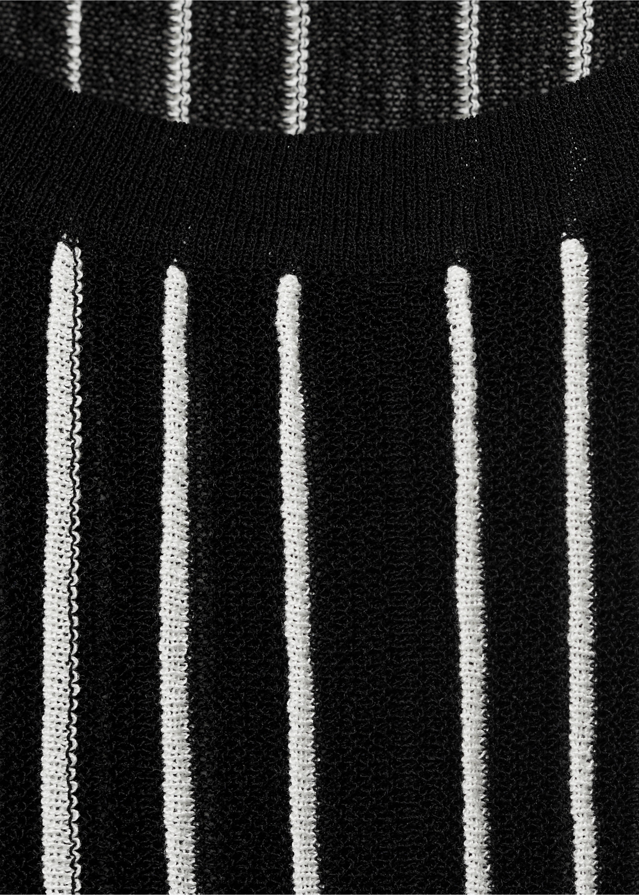 Gestreiftes Neckholder-Top - Detail des Artikels 8, Schwarz. Ref: 87098643-00.