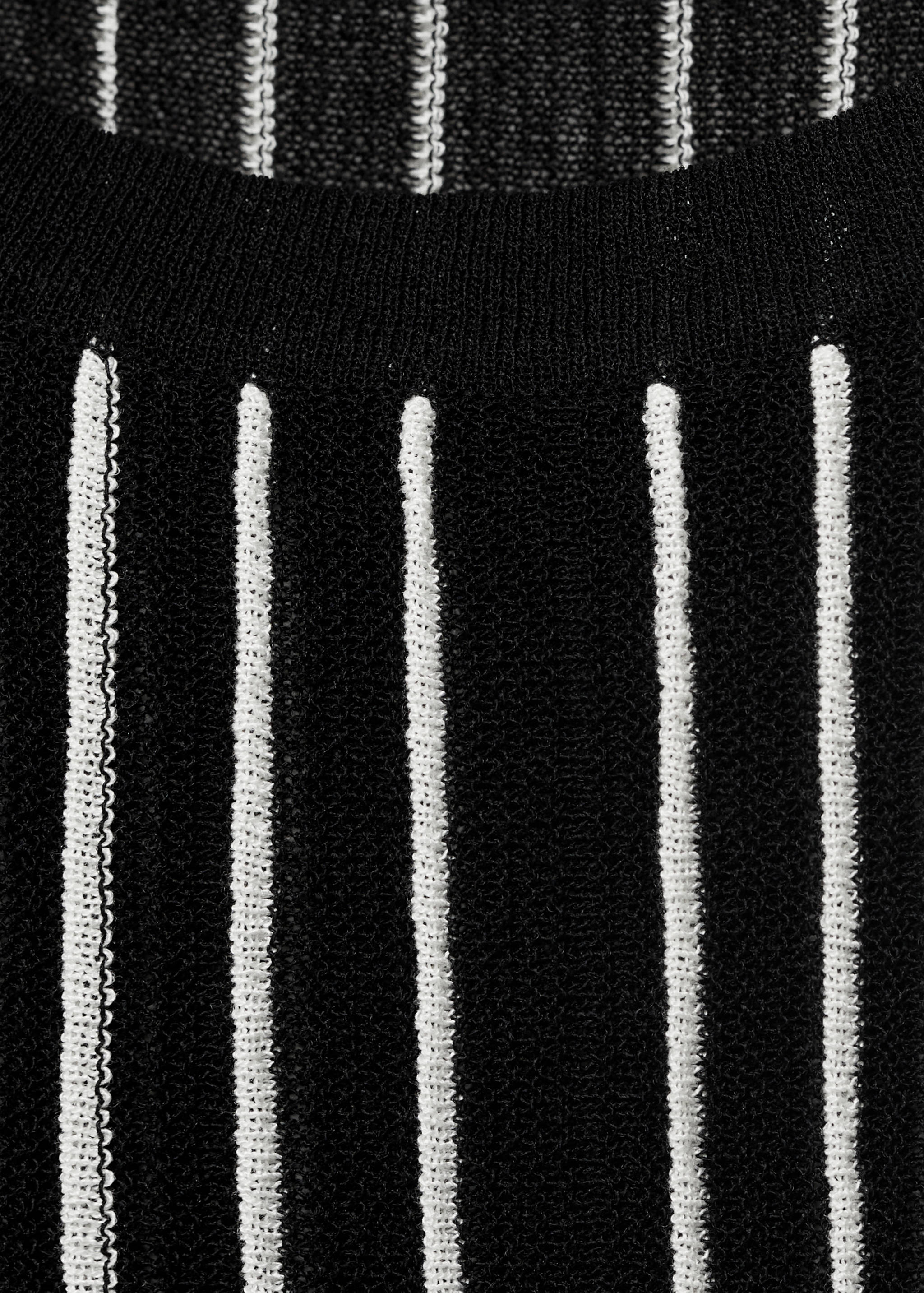 Gestreiftes Neckholder-Top - Detail des Artikels 8