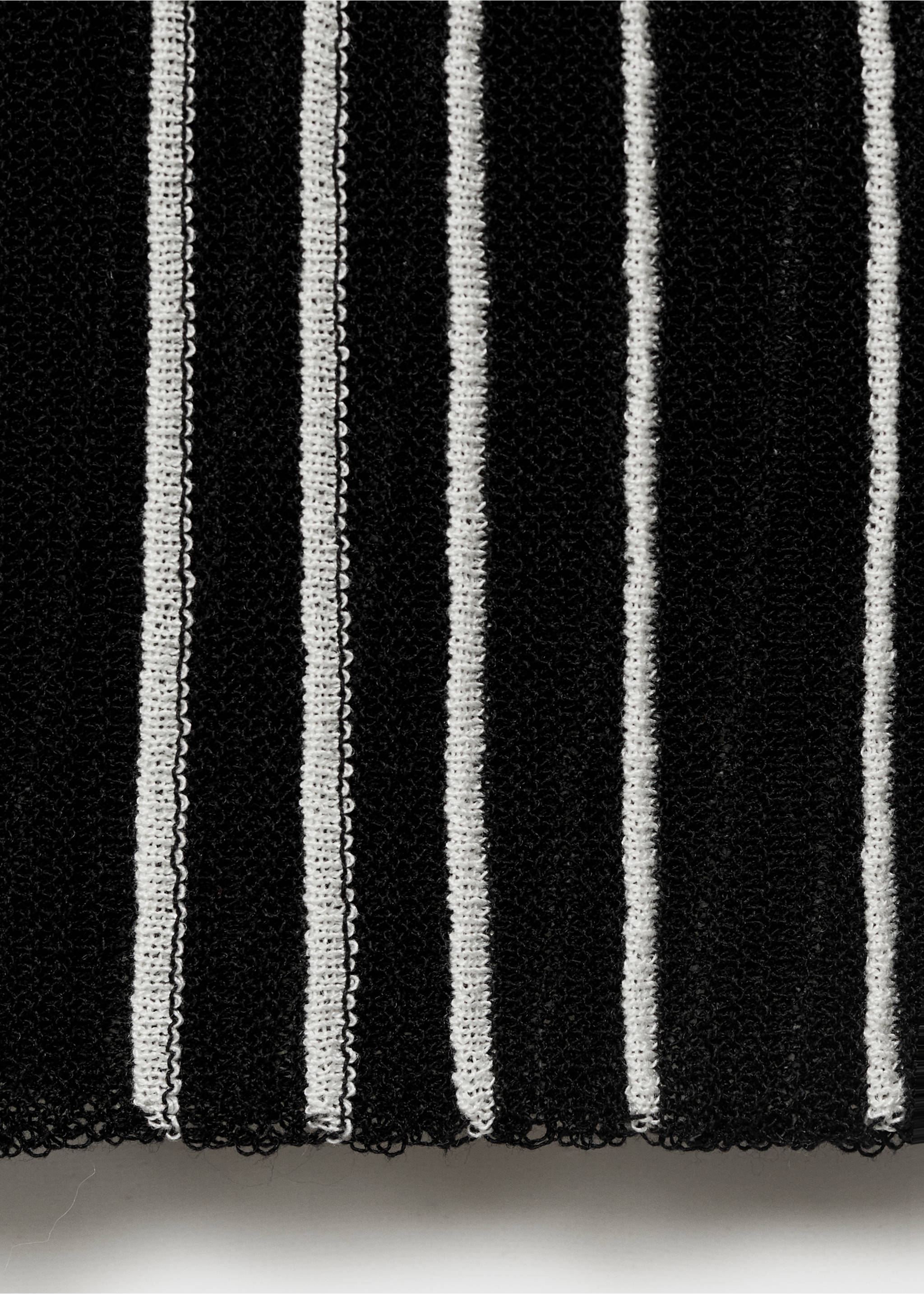 Gestreiftes Neckholder-Top - Detail des Artikels 0, Schwarz. Ref: 87098643-00.