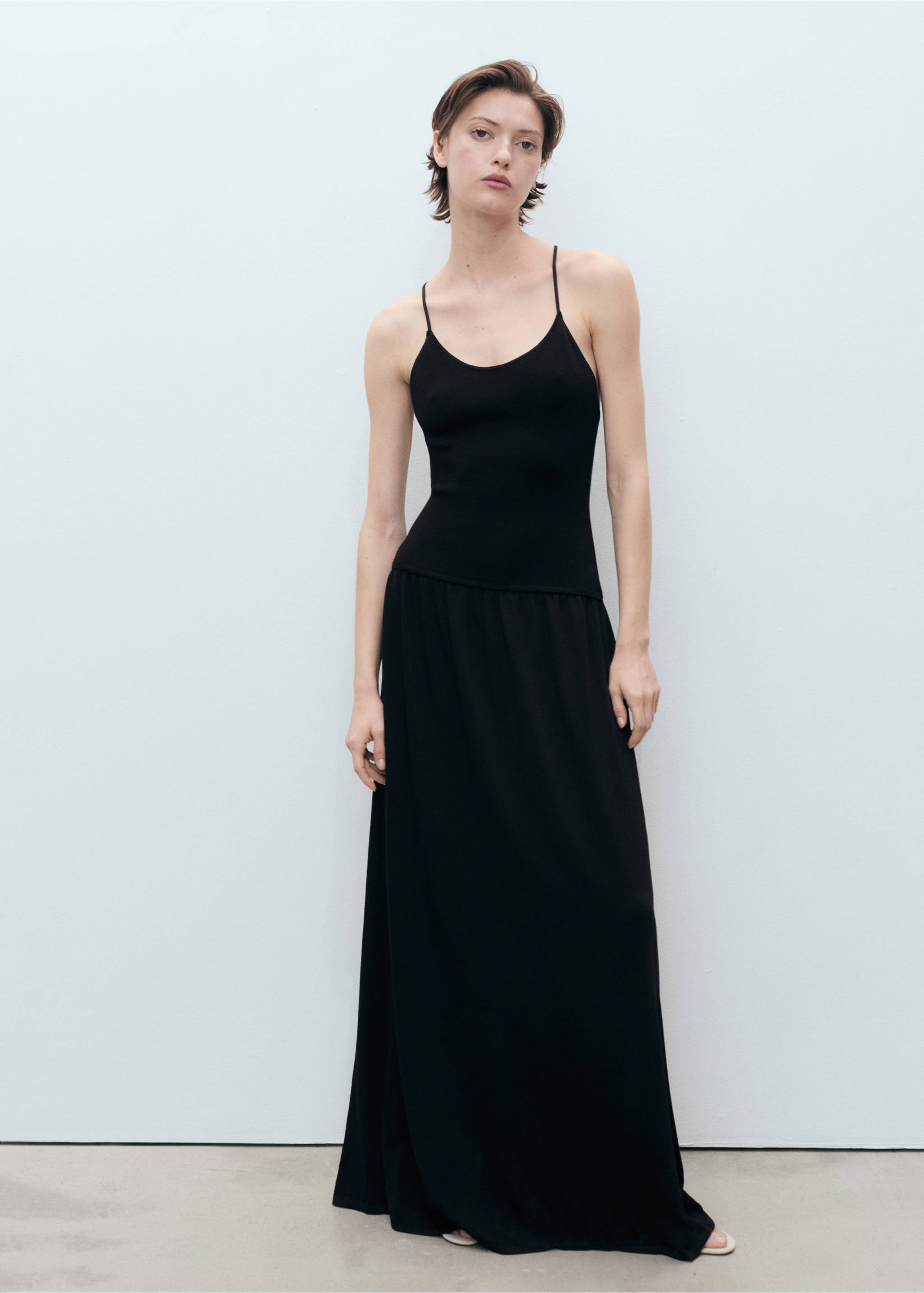 Strickkleid mit gekreuztem Rücken - Allgemeine Ansicht, Schwarz. Ref: 87098649-00.