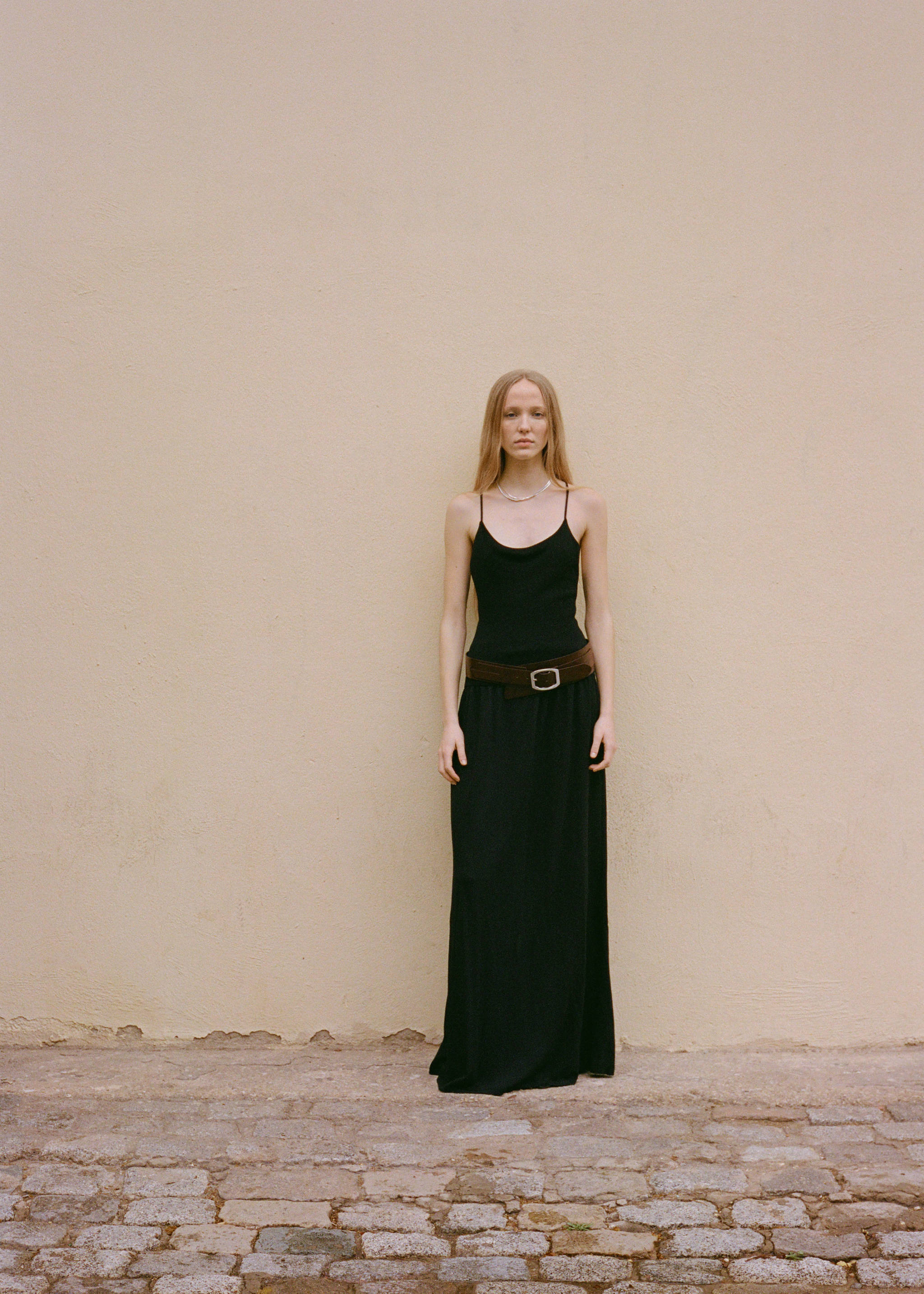 Cross-back knitted dress - Details of the article 3