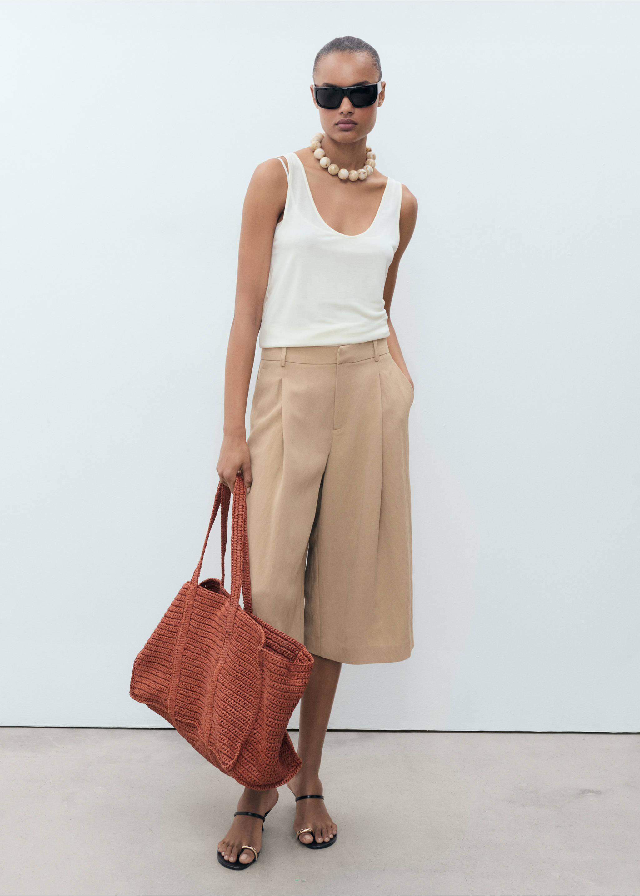 Lyocell pleated bermuda shorts - General plane, Beige. Ref: 87099062-00.