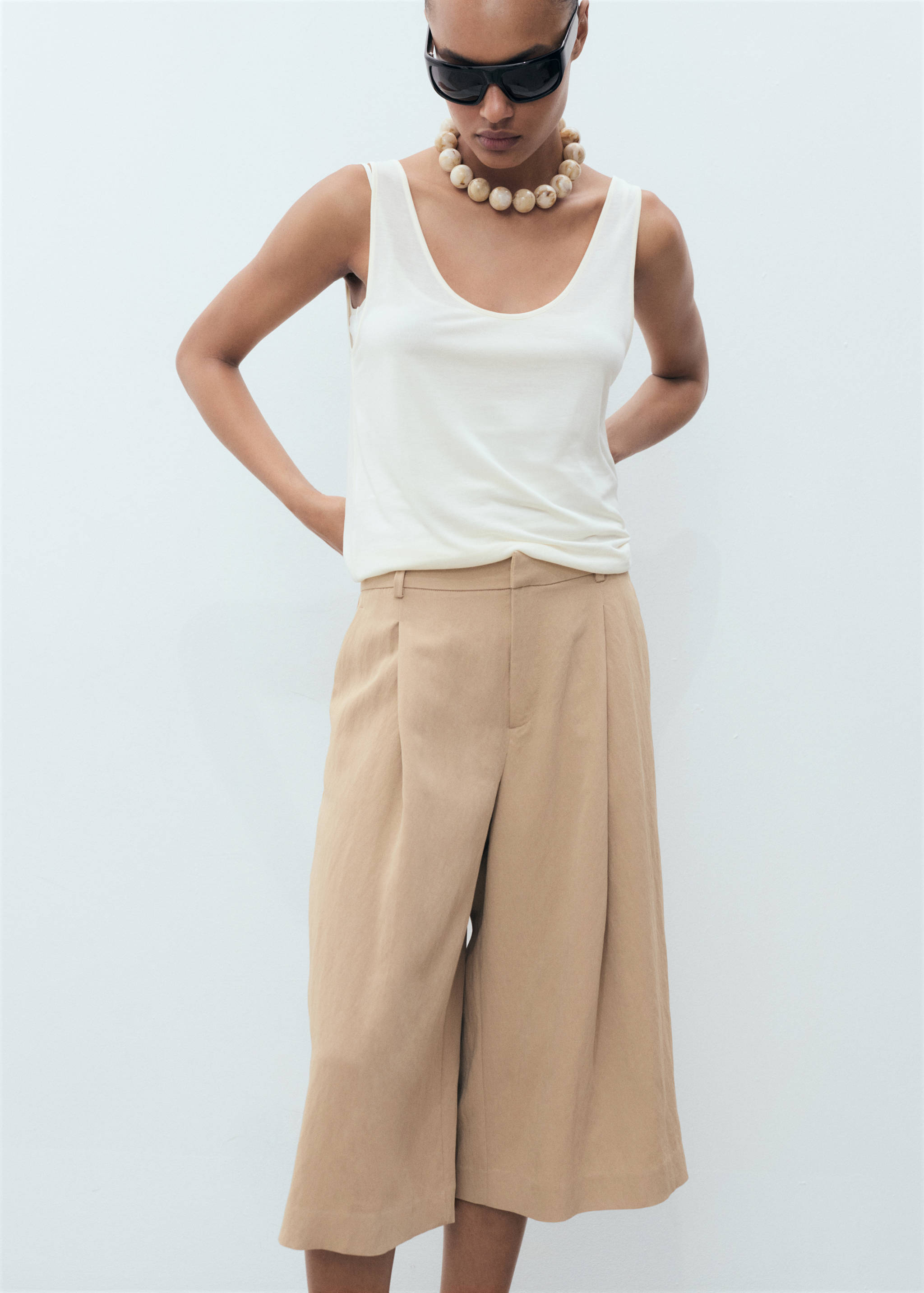 Lyocell pleated bermuda shorts - Details of the article 1