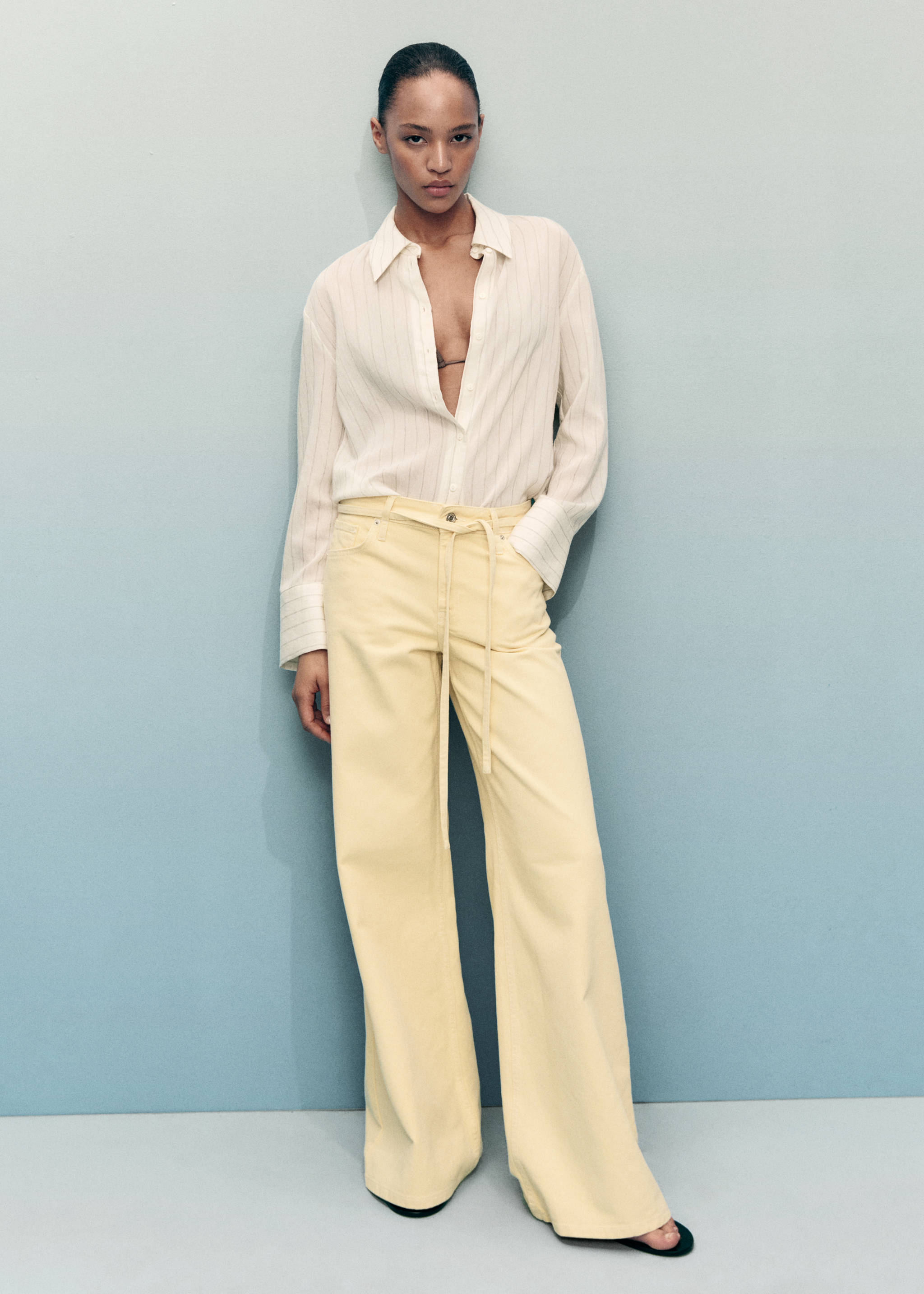 Wideleg low-rise jeans met ceintuur - Overzichtstekening