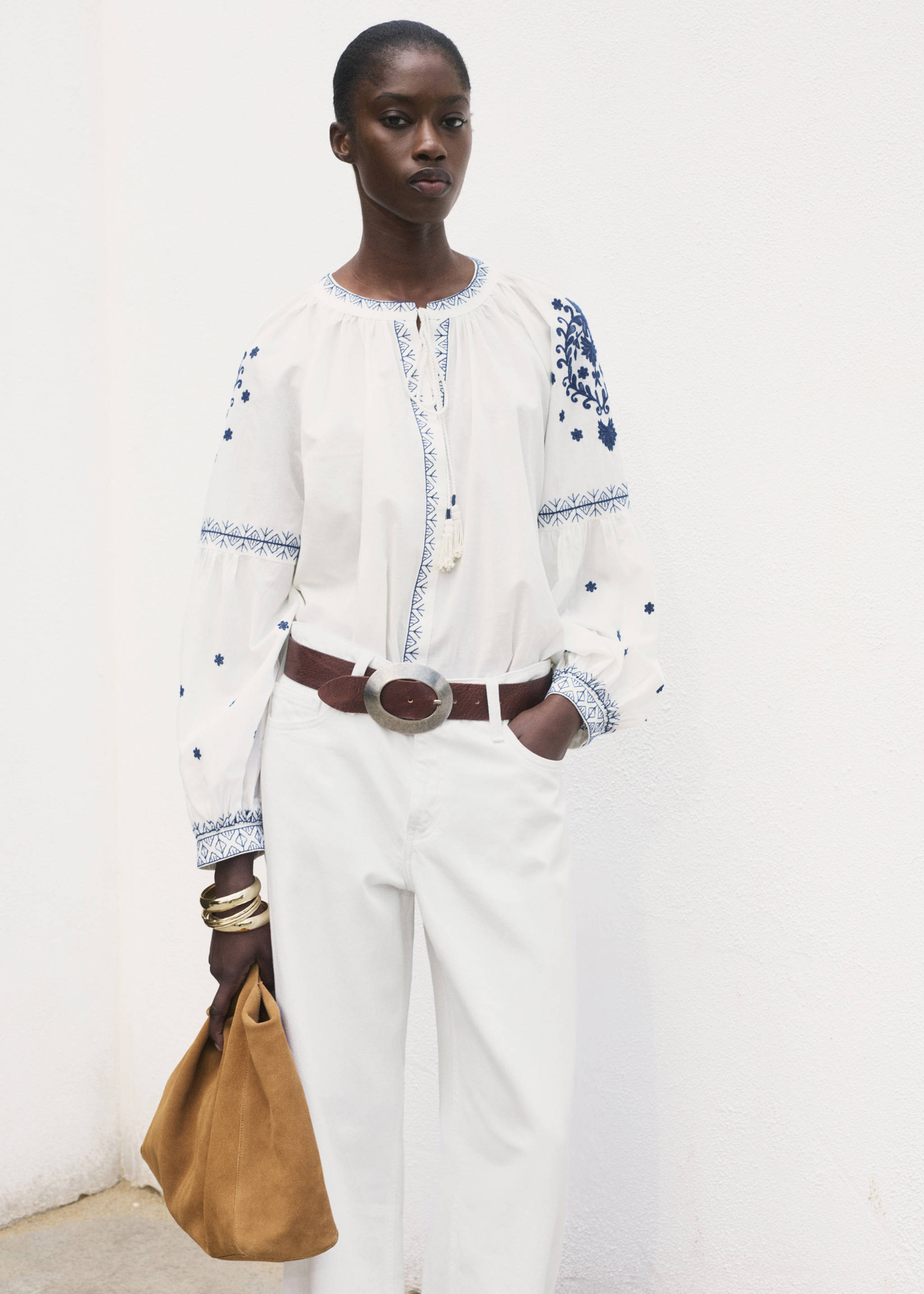 Camisa detalles bordados - Plano medio
