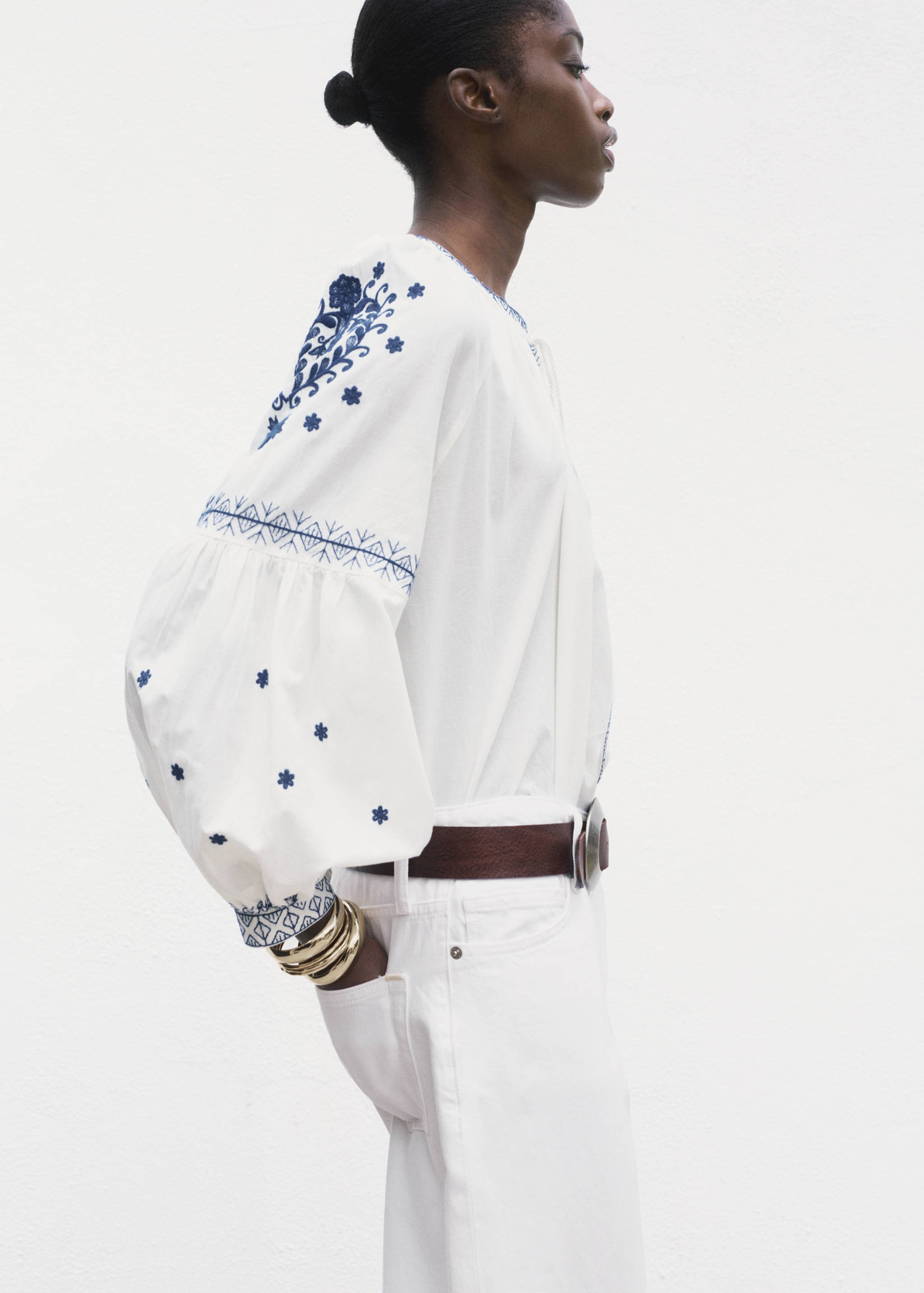 Embroidered detail shirt - Details of the article 3