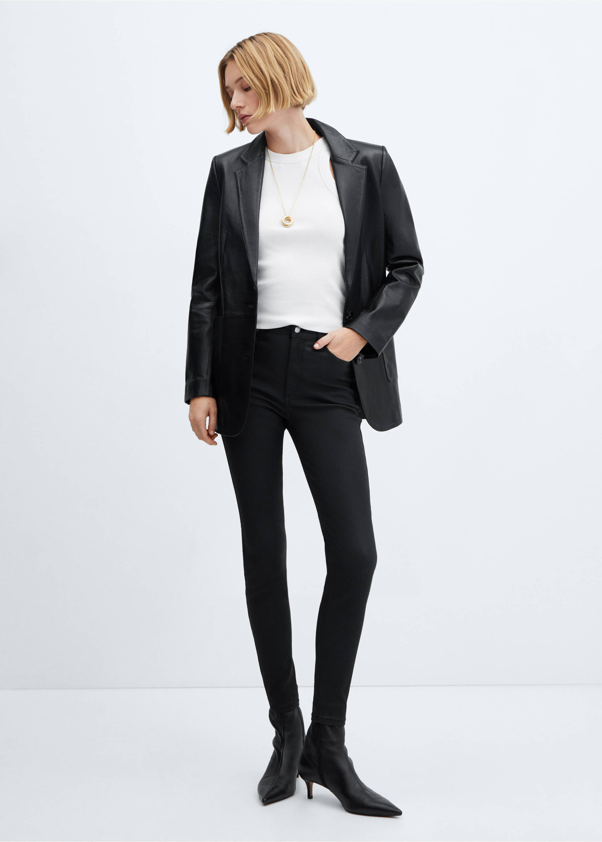 Jean skinny taille haute enduit - Plan général, Noir. Ref: 87110266-00.