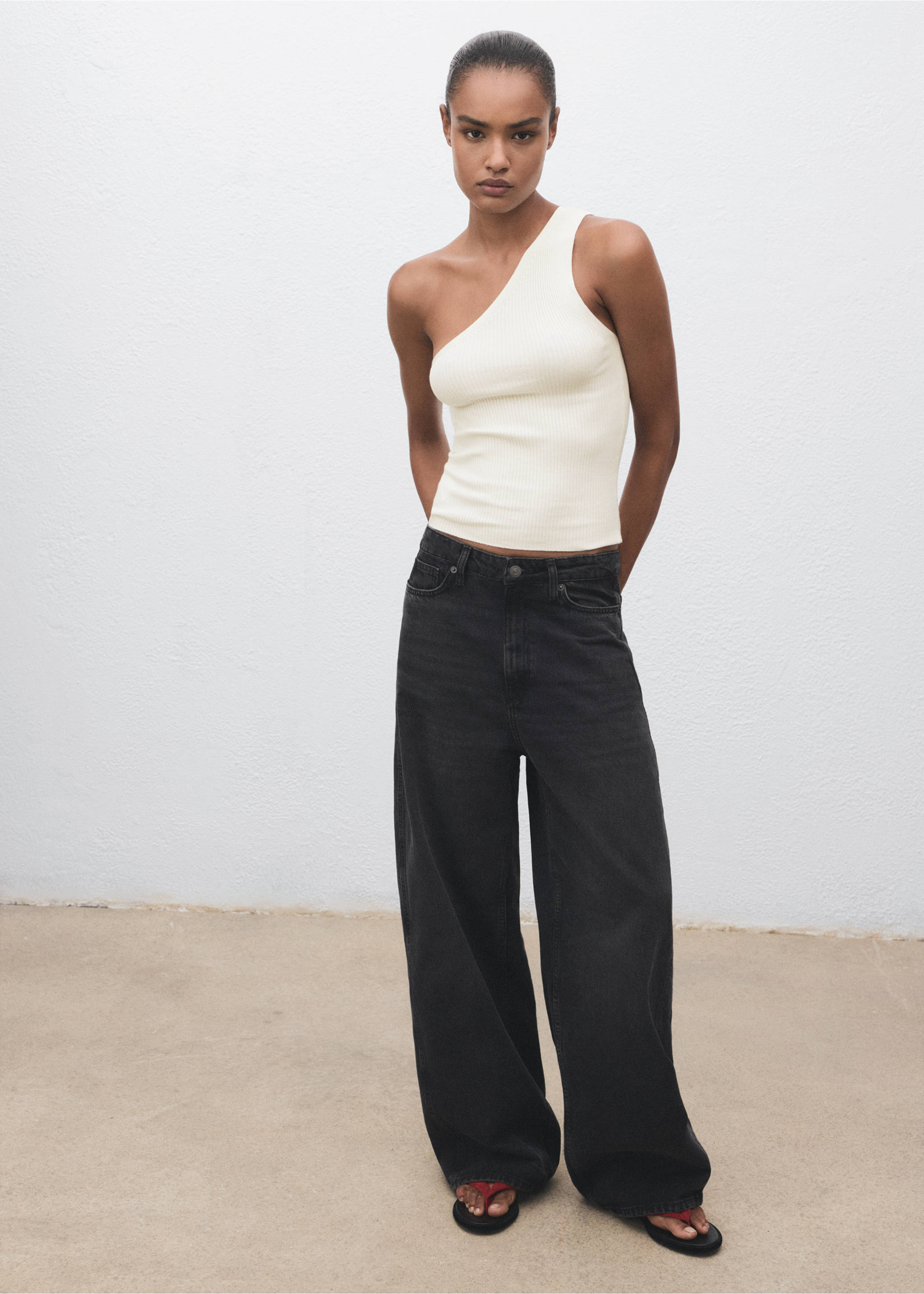 Asymmetrisches Stricktop - Allgemeine Ansicht, Weiß. Ref: 87118640-00.